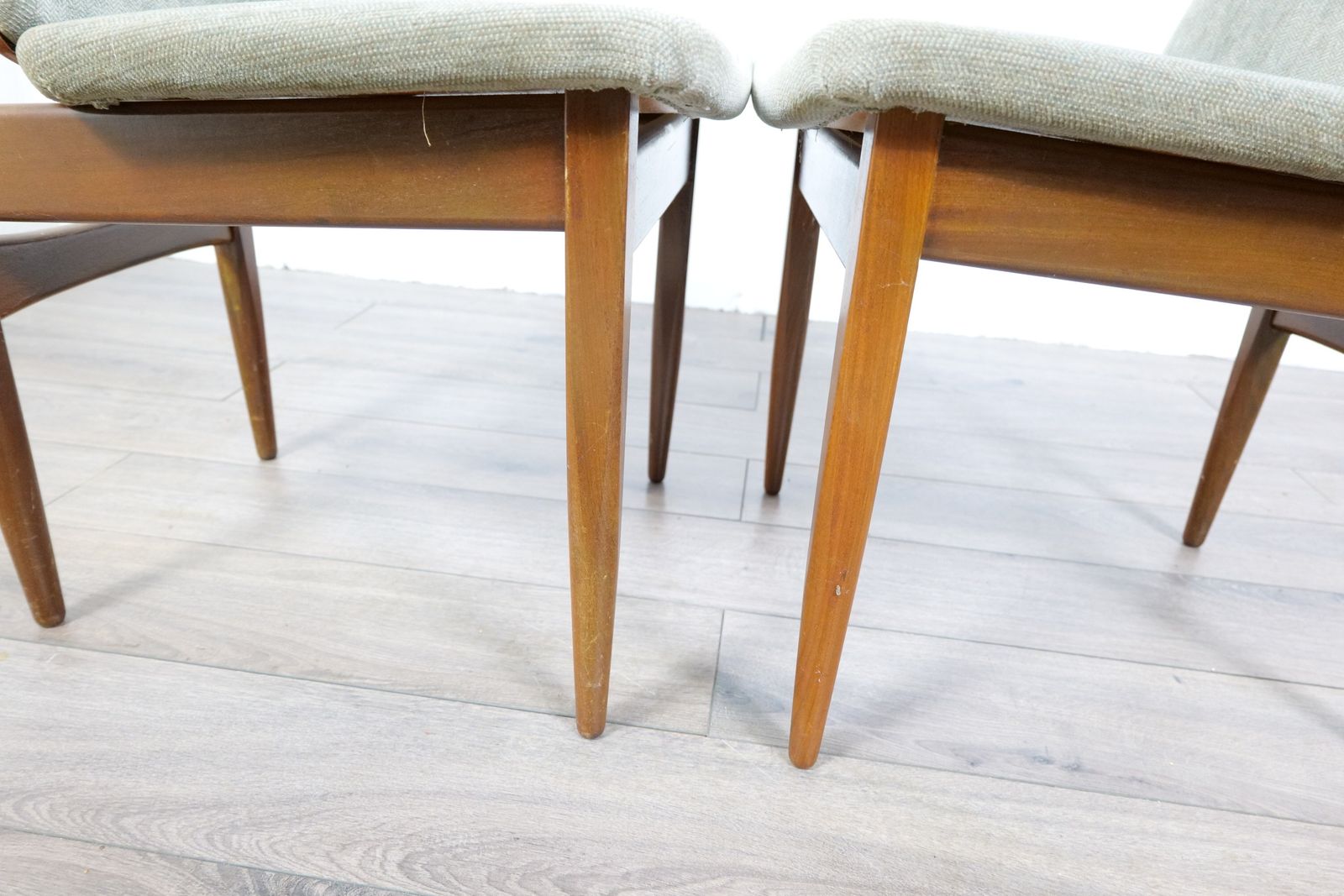 185.0 Pair Of Elliott's Of Newbury Eon Teak Dining Chairs photo