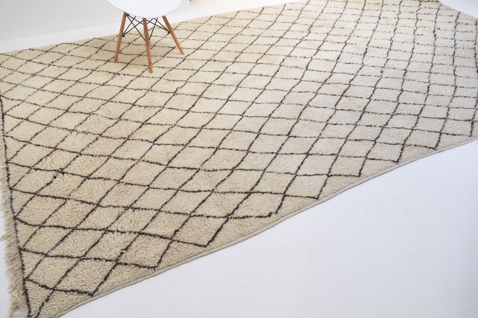 photo furniture Vintage Beni Ourain Rug 14'3" X 8'1" Plush Hand Knotted Wool Diamond Lozenge Berber Carpetle Corbusier Eames