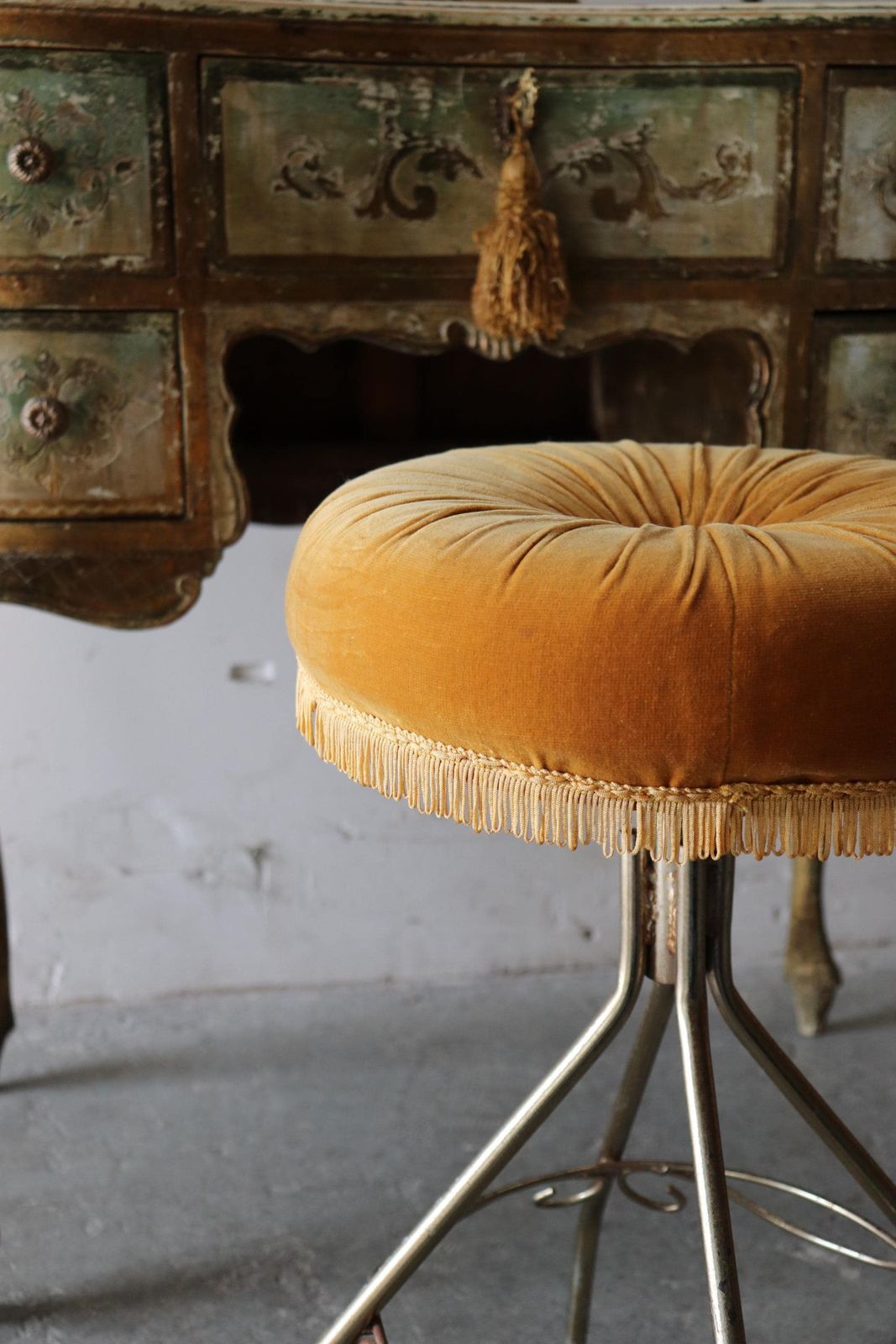1960s Dressing Table Stool With Gold Velour Seat And Pale Gold Trim photo 250.0
