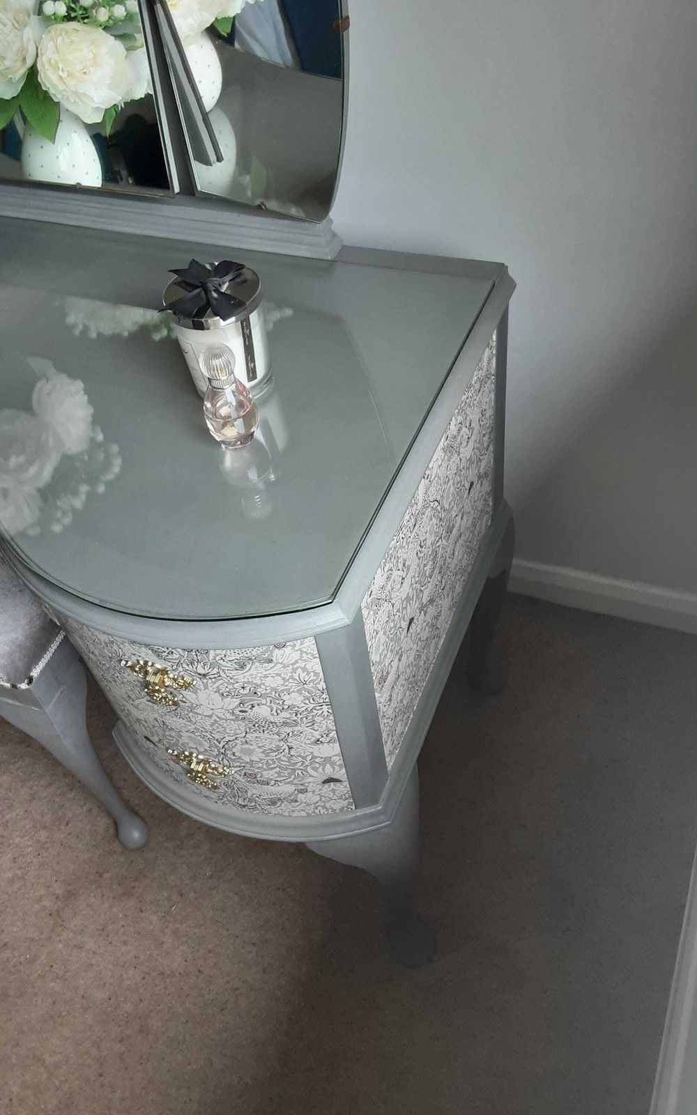 Queen Anne Style Dressing Table. photo 895.0