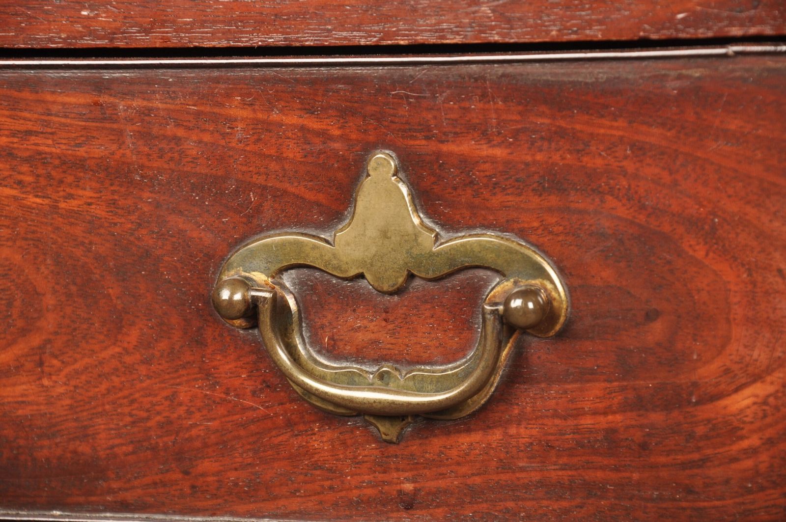 Very Fine Early 18th Century Mahogany Chest Of Drawers photo furniture