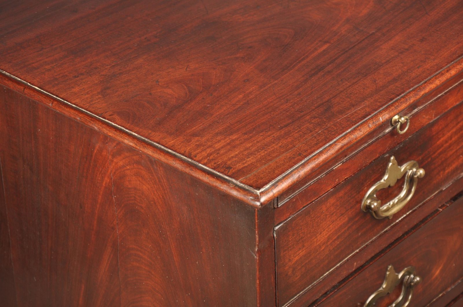Very Fine Early 18th Century Mahogany Chest Of Drawers photo for sale