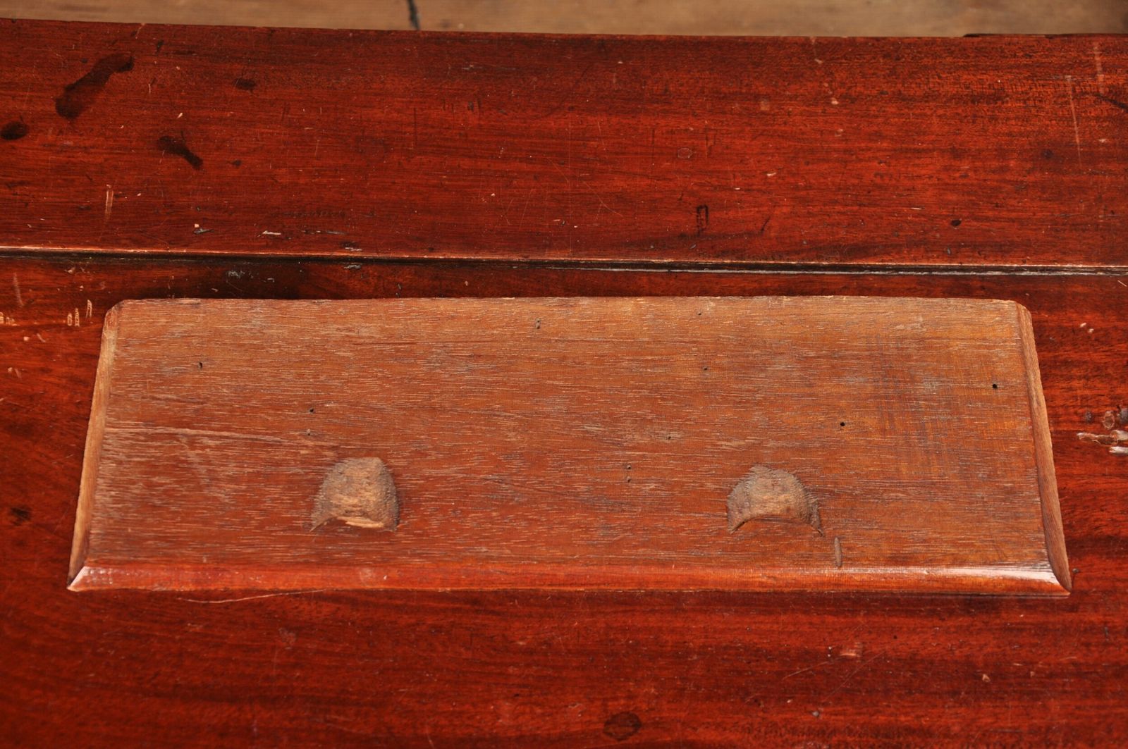 A Fine Small Early 18th Century Mahogany Bureau photo vinterior