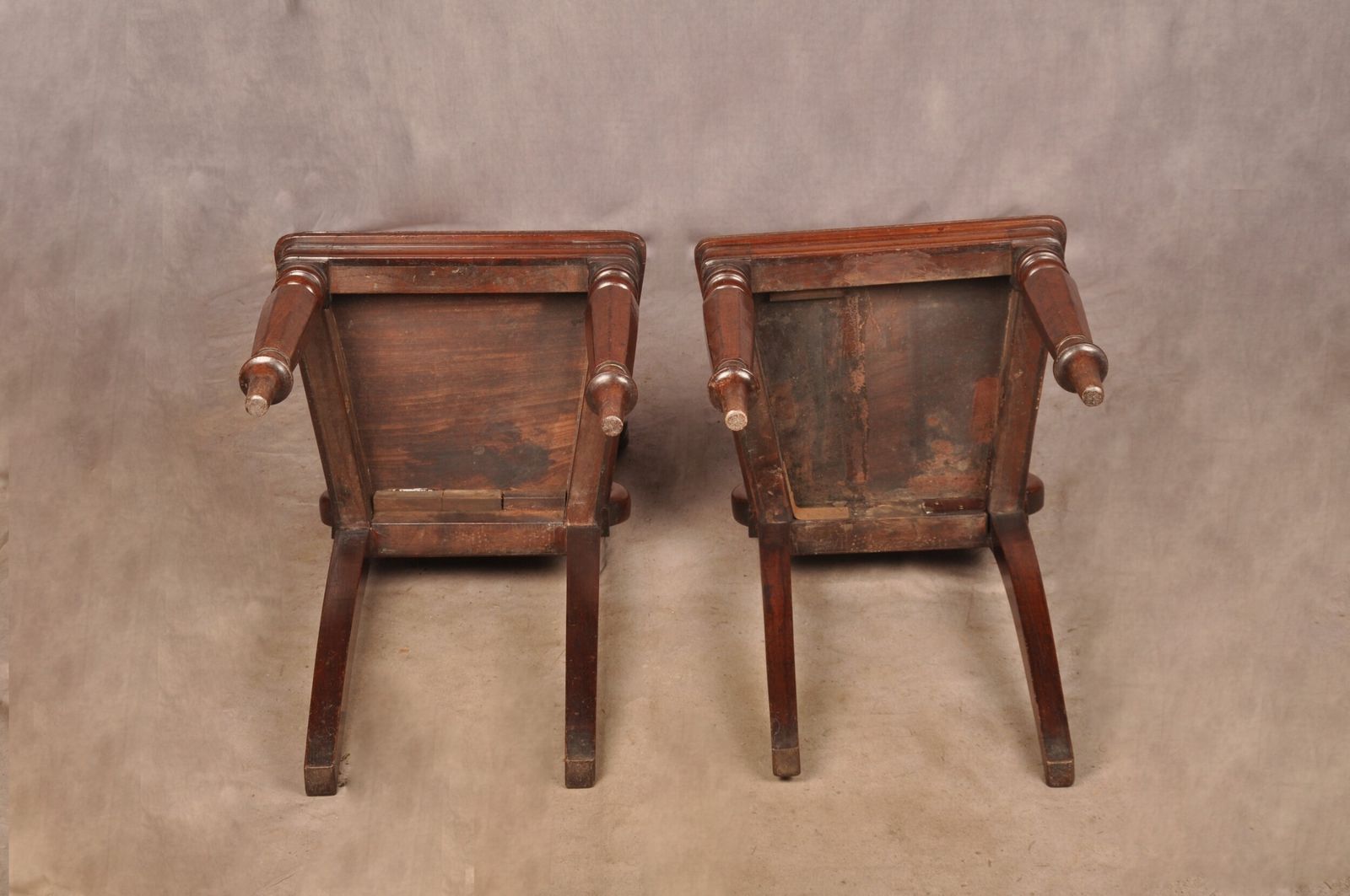 photo furniture Fine Pair Of Regency Mahogany Hall Chairs