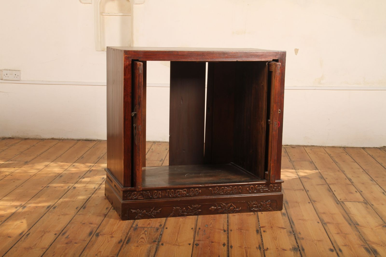 Early 19th Century Chinese Export Shandong 2 Seasons Cabinet photo for sale