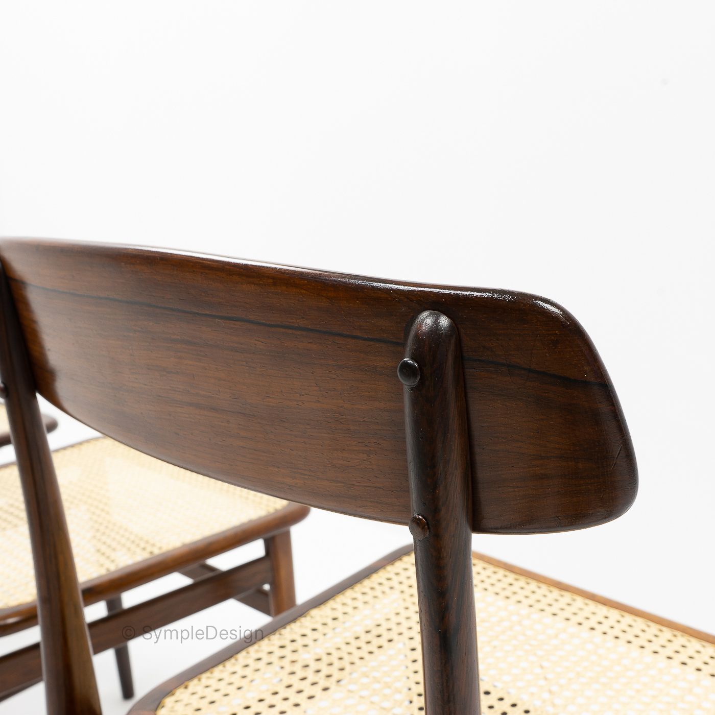 photo vinterior Sergio Rodrigues, Lucio Chairs For Oca Brazil, 1950s