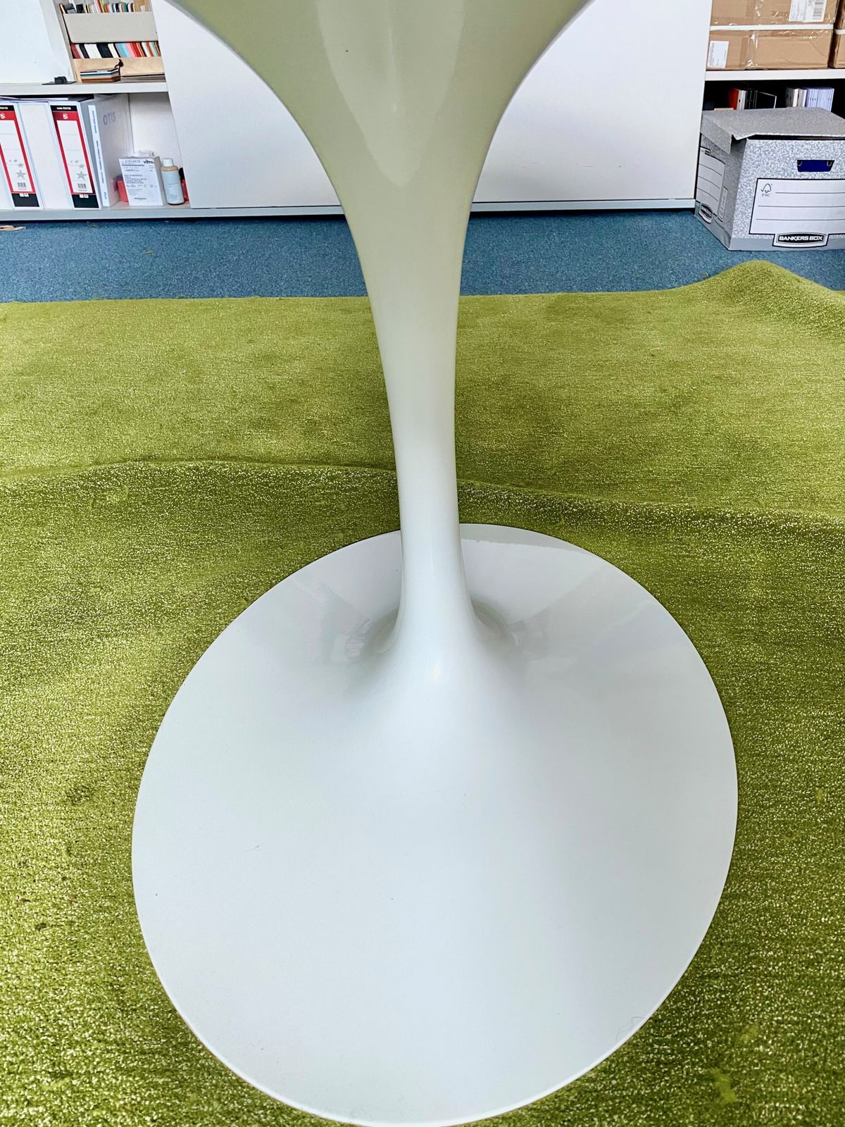 Knoll‑Style Oval Saarinen Marble Dining Table – Arabescato Marble Top, White Pedestal Base photo furniture