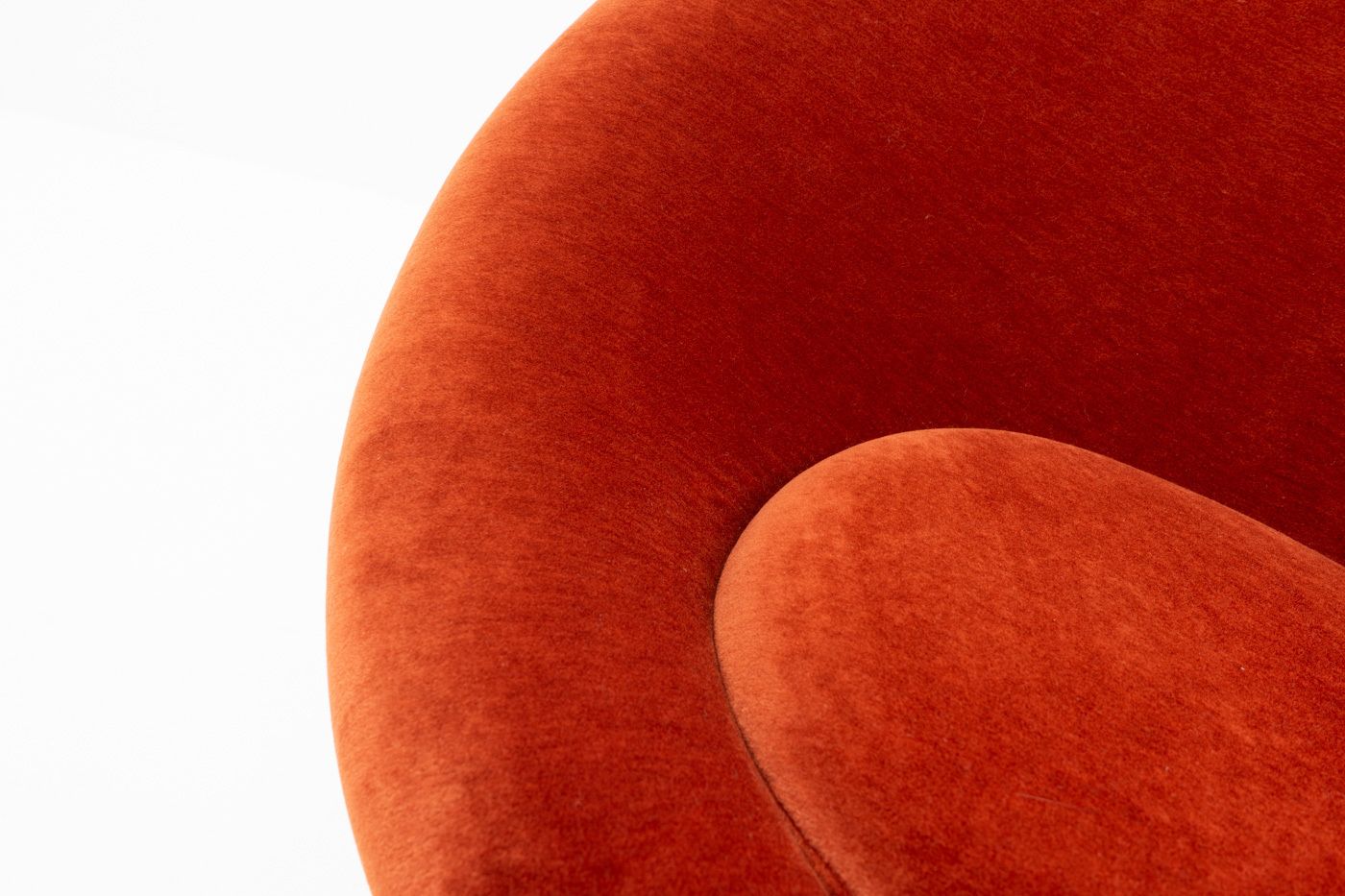 photo furniture French Design Pierre Paulin For Artifort Mushroom Lounge Chair