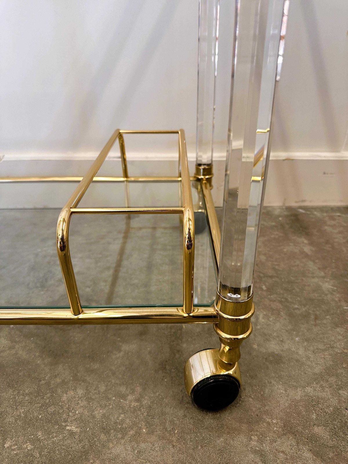 Hollywood Regency Lucite And Brass Bar Cart, 1980s photo vinterior