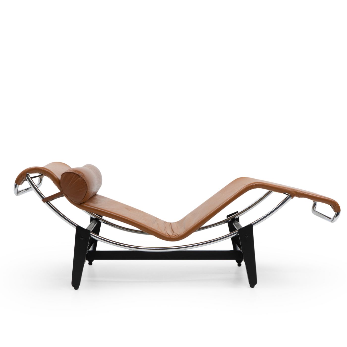 Charlotte Perriand, Le Corbusier    Chaise Longue 2072 / B306 (Lc4) By Wohnbedarf, 1950s photo furniture