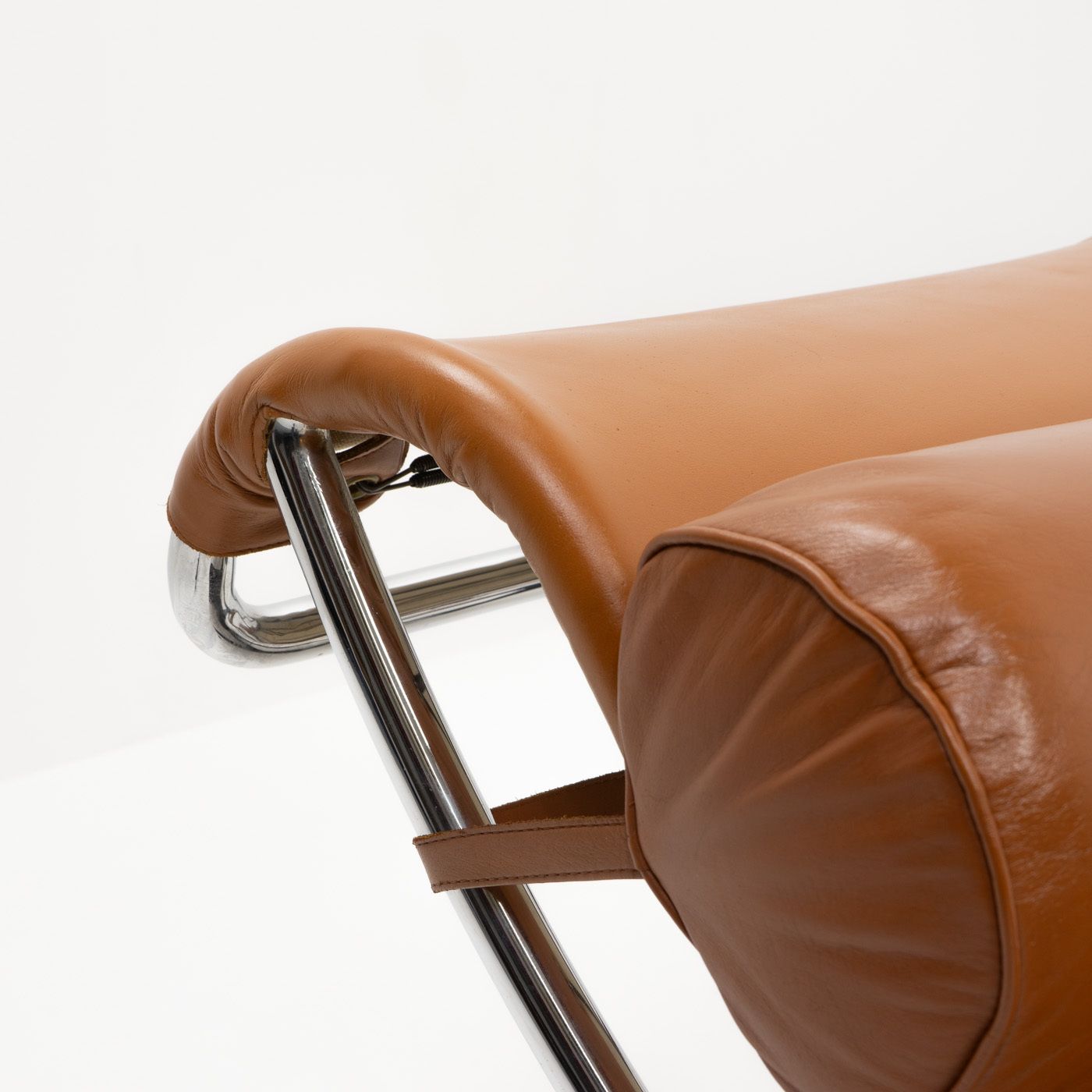 Charlotte Perriand, Le Corbusier    Chaise Longue 2072 / B306 (Lc4) By Wohnbedarf, 1950s photo vintage