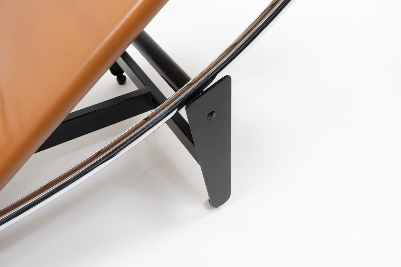 photo buy Charlotte Perriand, Le Corbusier    Chaise Longue 2072 / B306 (Lc4) By Wohnbedarf, 1950s