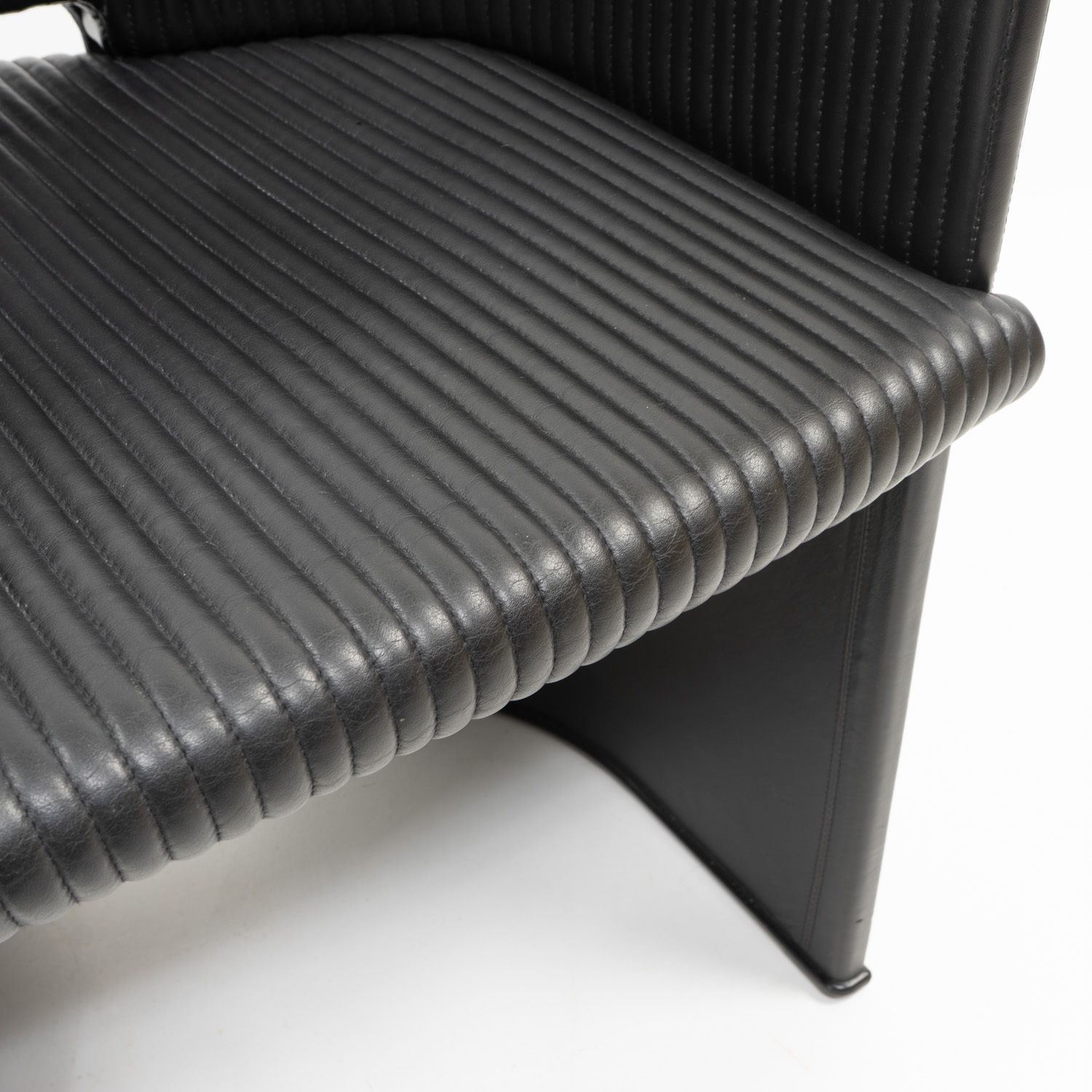photo furniture Artona 8551 Arm Chair By Afra And Tobia Scarpa For Maxalto – 1980s