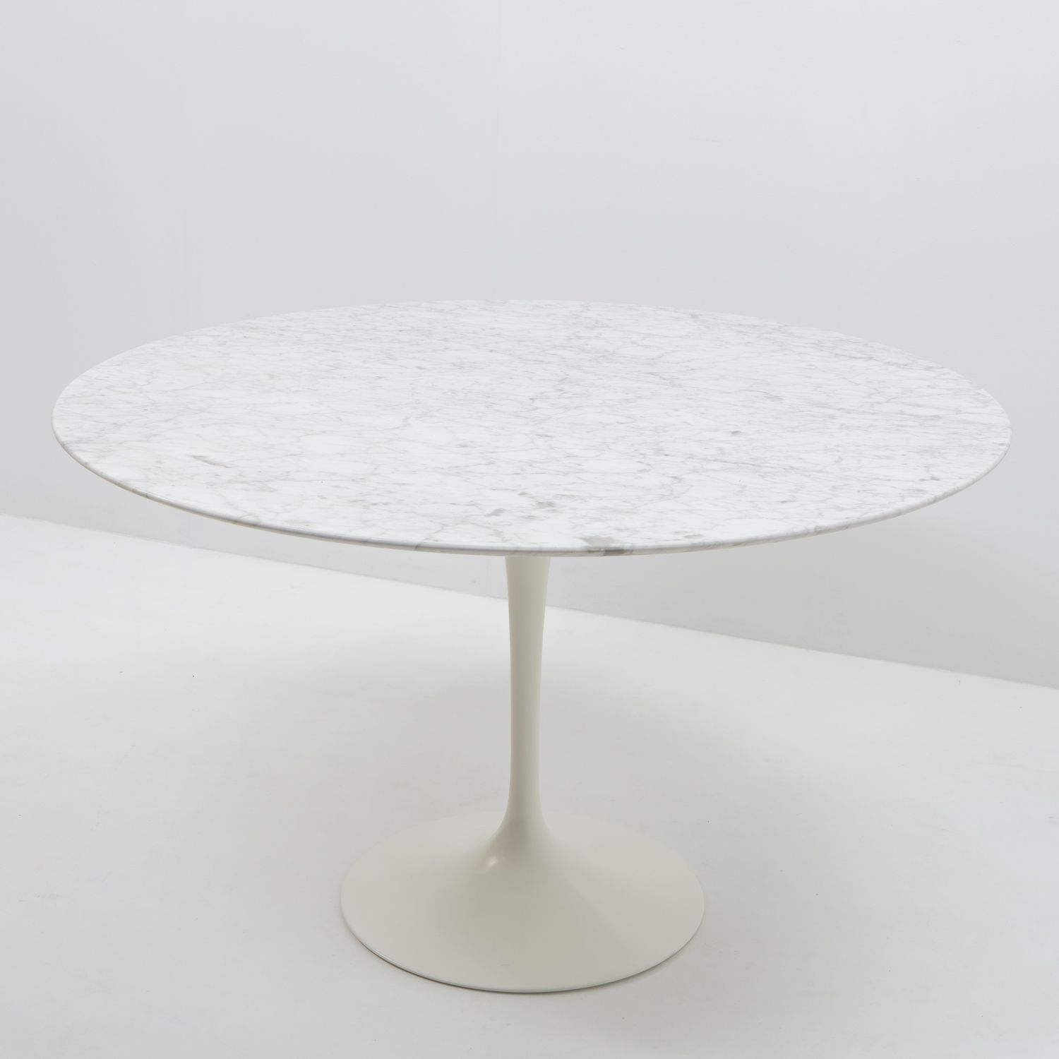 Saarinen Round Marble Dining Table For Knoll, 1970s photo for sale