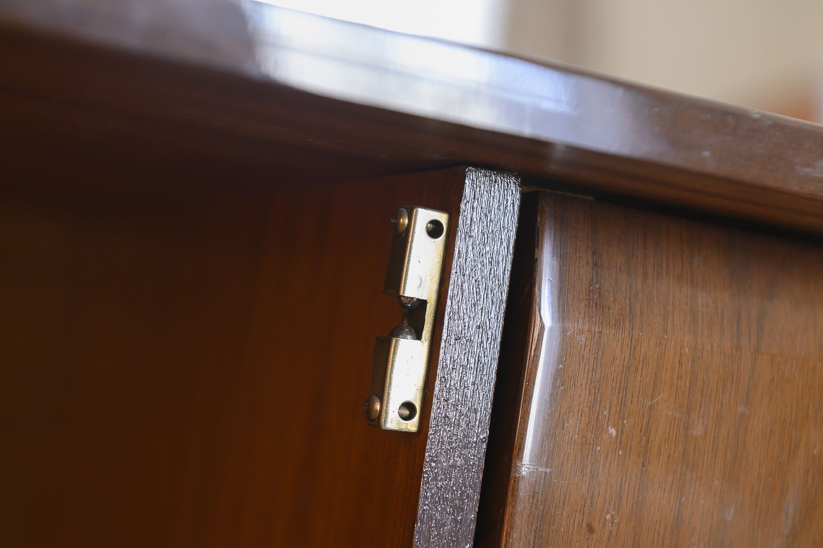 A Superb Walnut Veneered Dressing Table By Meredew photo vintage