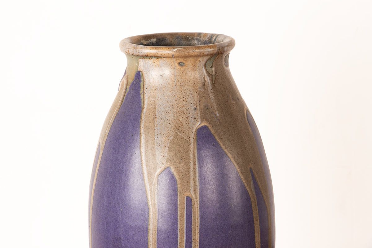 Grand vase Art déco en céramique émaillée violette par Léon Pointu, Grès de Puisaye, 1920. photo furniture