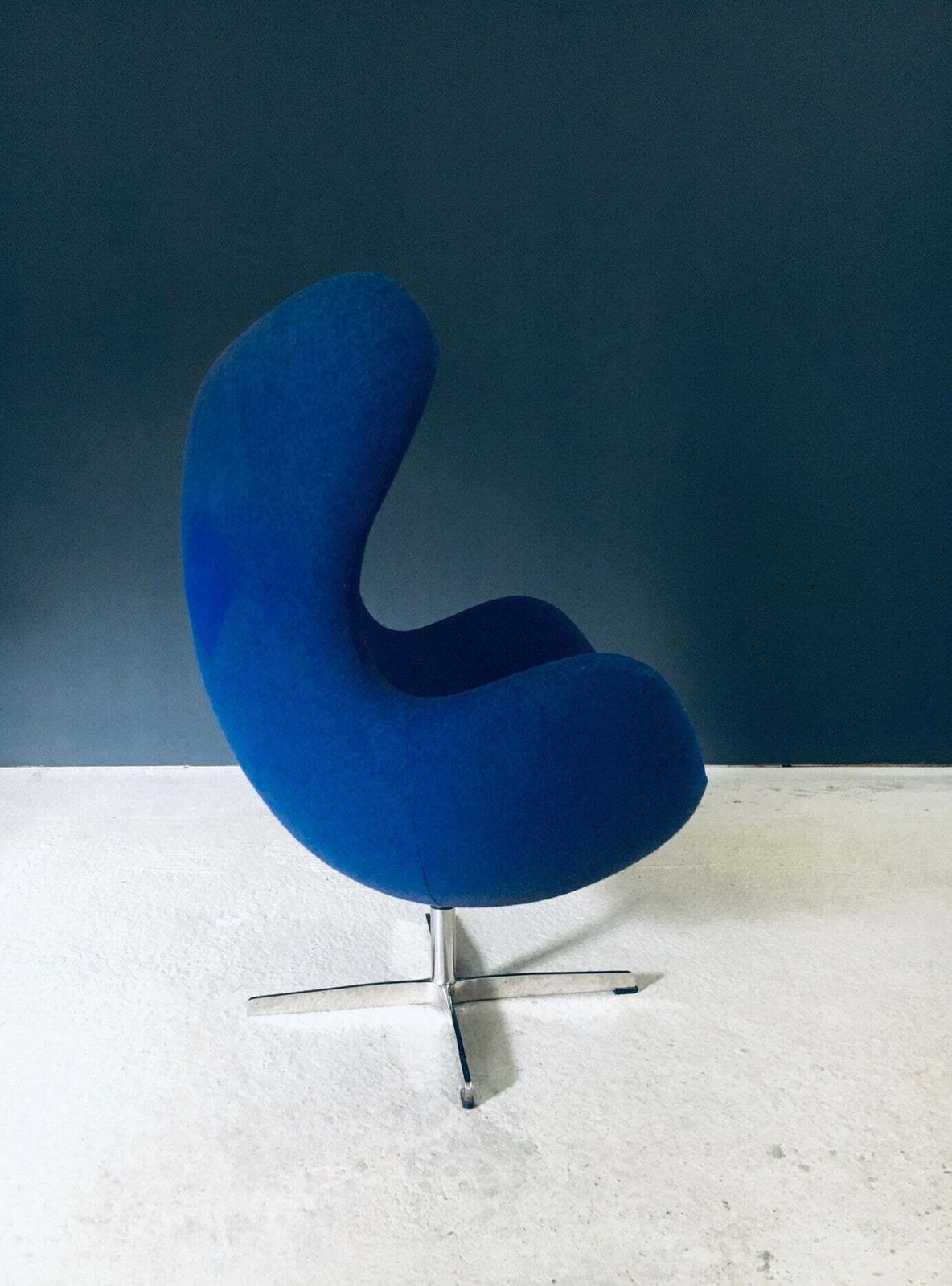 Midcentury Modern Scandinavian Design Egg Chair By Arne Jacobsen, Denmark 1970's photo vinterior
