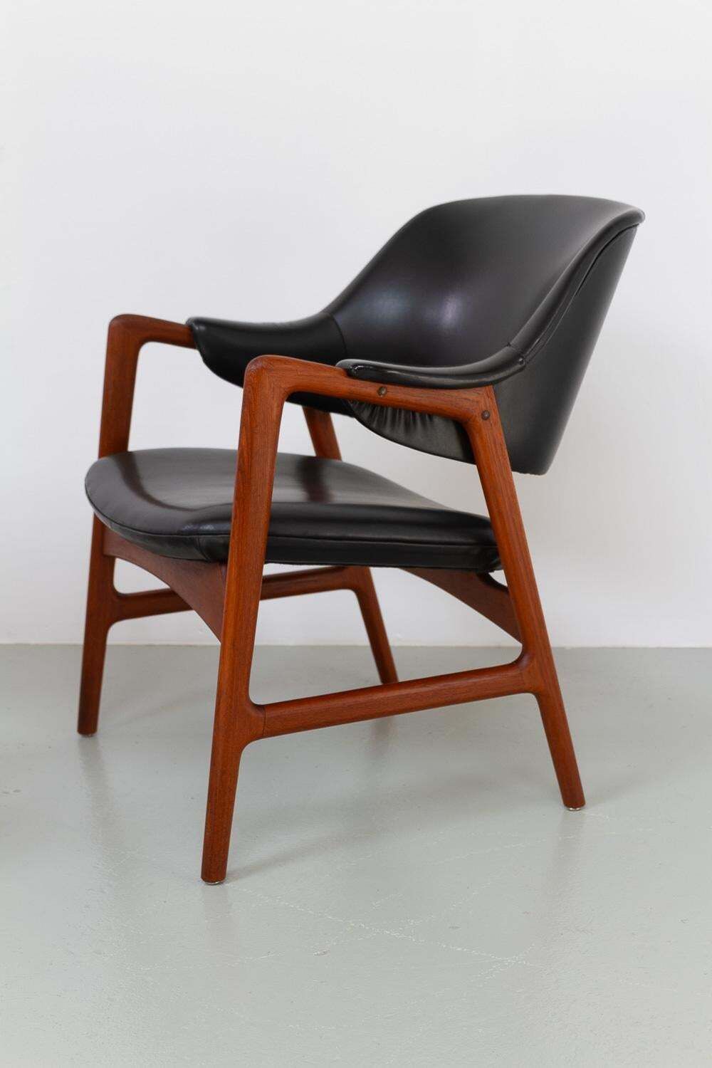 Furniture Ingmar Relling "Junior" Teak Armchairs For Vsm, 1950s. Set Of 2. photo