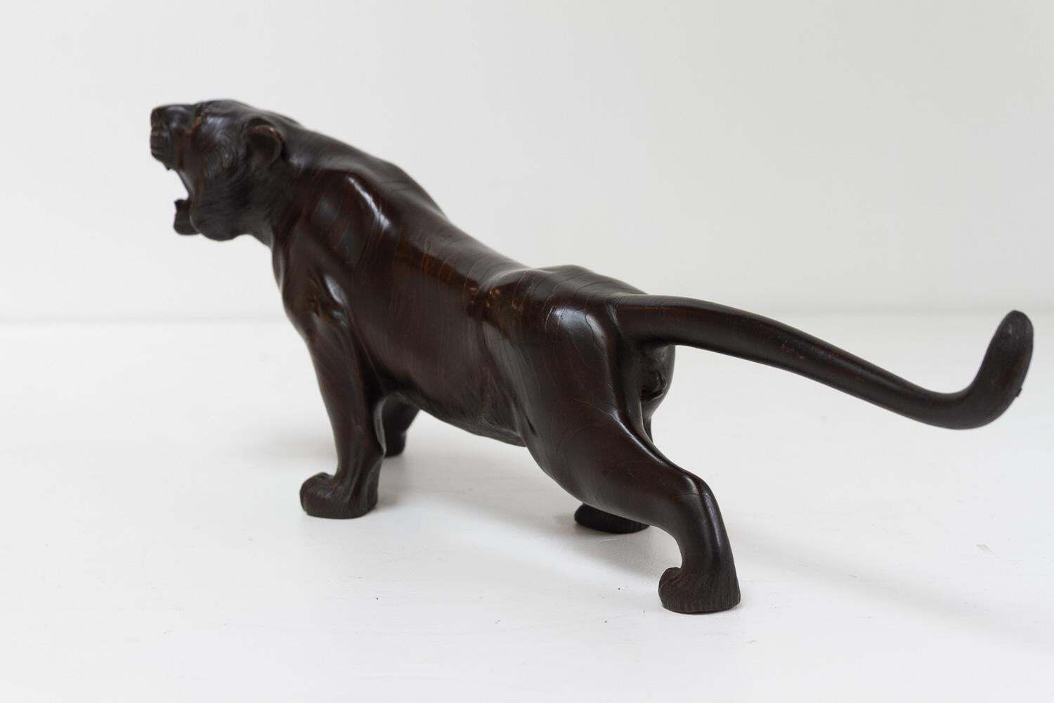 1743.0 Japanese Meiji Bronze Tiger Sculpture, 1900s. photo