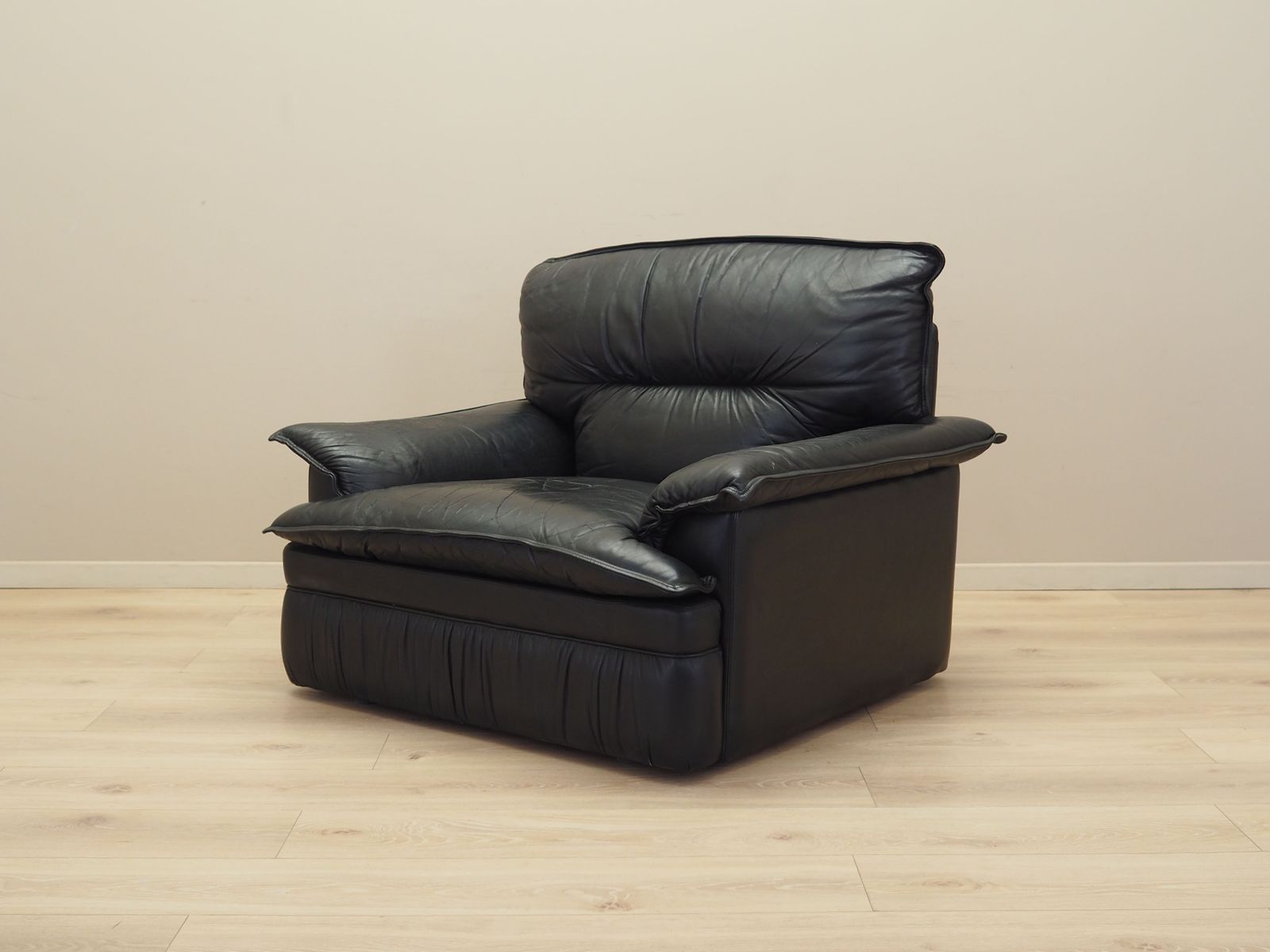 Leather Armchair, Italian Design, 1960s, Production: Italy photo for sale