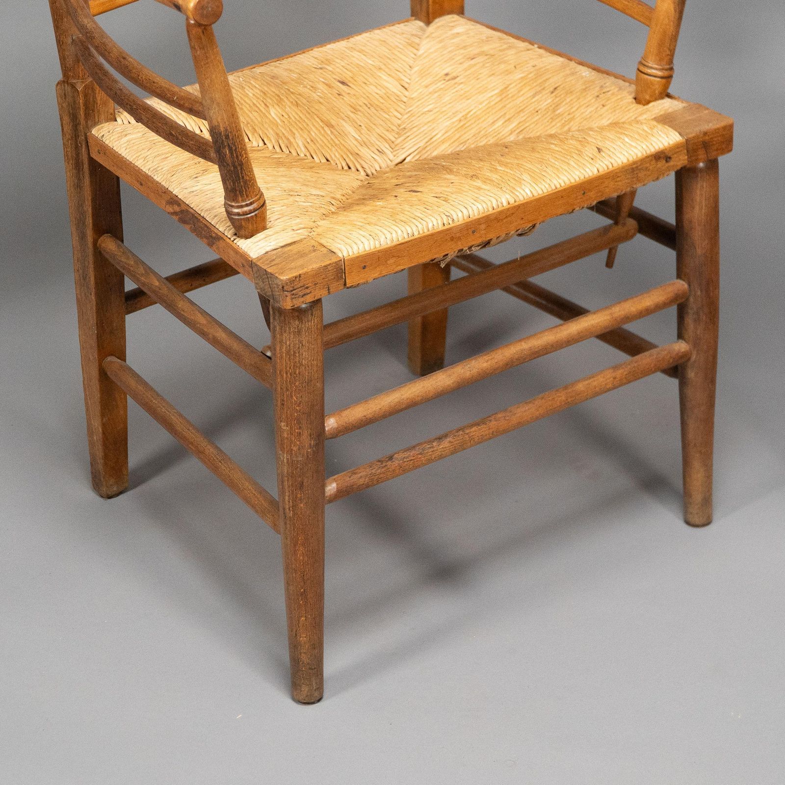 photo vinterior Morris & Co Attributed To Philip Webb. A Scarce Pair Of Beech Sussex Armchairs