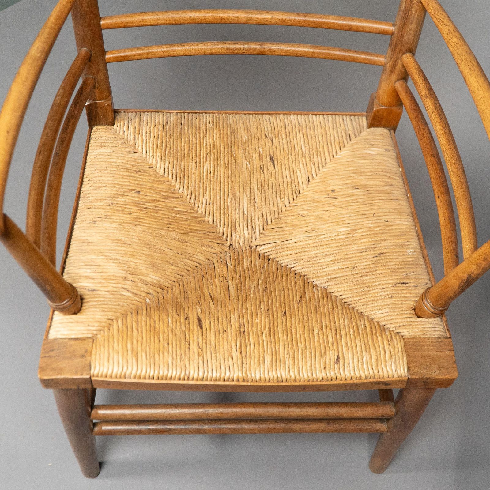 photo vintage Morris & Co Attributed To Philip Webb. A Scarce Pair Of Beech Sussex Armchairs