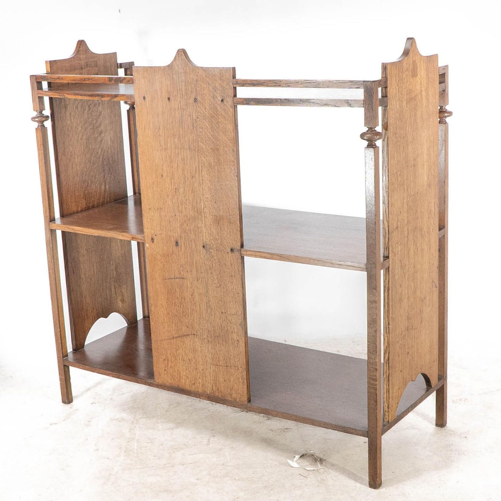 A Glasgow School Arts & Crafts Oak Buffet W/ Plank Sides And Central Plank Back photo vinterior