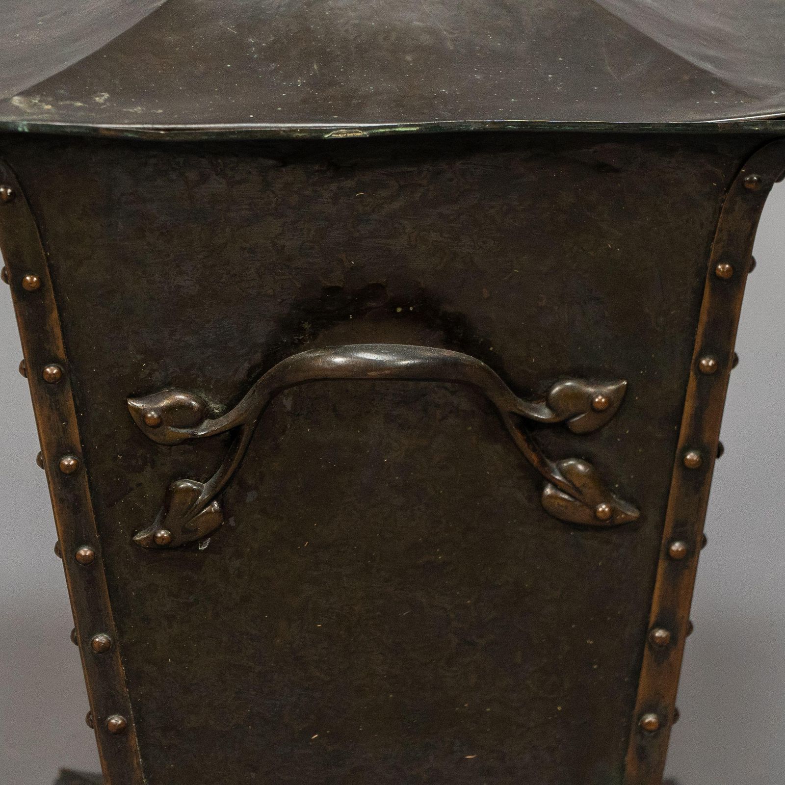 photo vinterior An Arts & Crafts Copper Conical Coal Bucket And Lid, With Hand Hammered Sun Rise