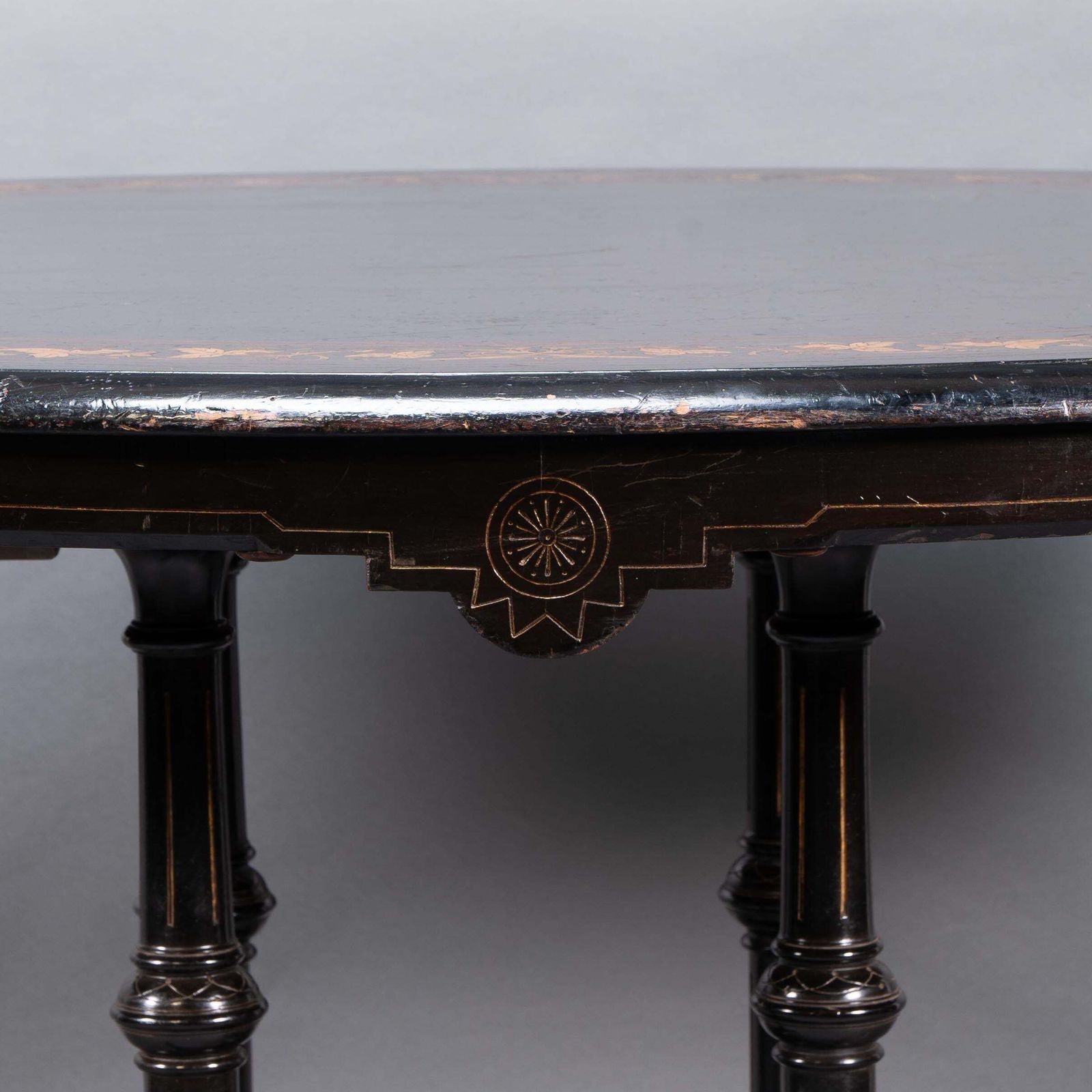 photo vinterior Gillows Attr. An Aesthetic Movement Tilt Top Dining Table With Floral Inlays