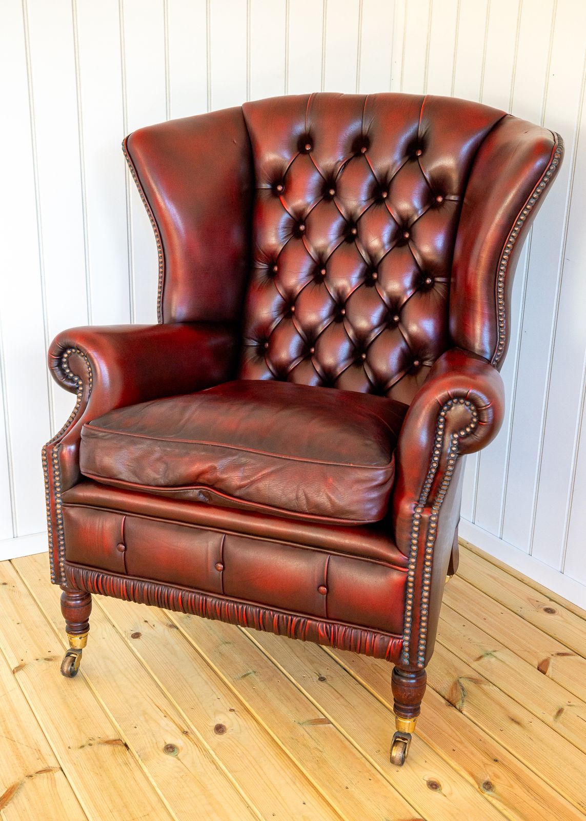 photo vinterior Harrods Wingback Chesterfield Armchair Georgian Style Oxblood Red 1990s Casters Fireside Chair Fine Country House