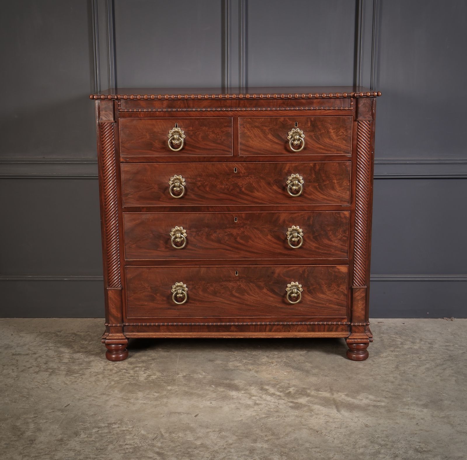 Antique Flame Mahogany Scottish Chest photo vinterior