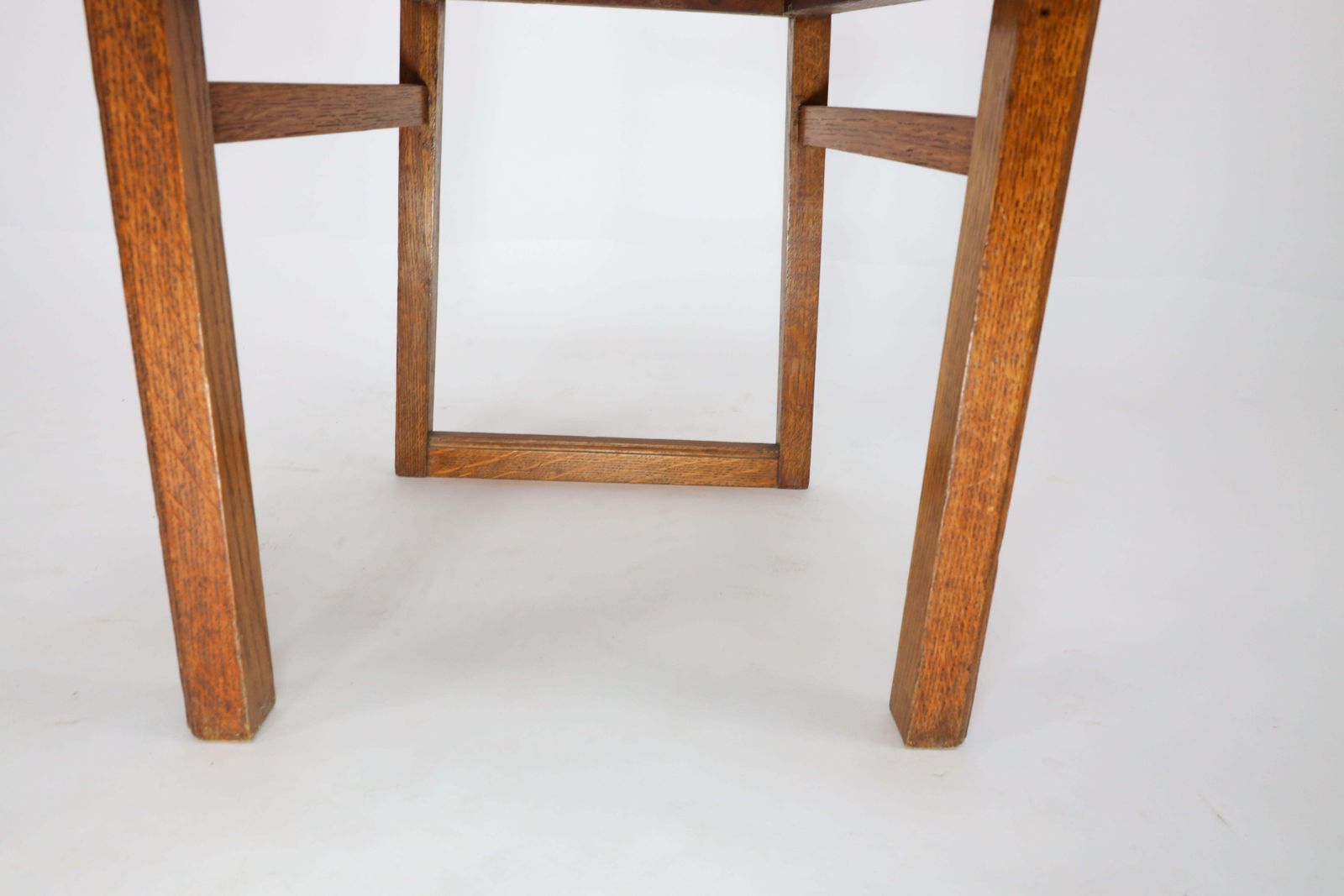 photo buy E A Taylor. A Set Of Five Arts And Crafts Oak Side Chairs With Heart Cut Outs.