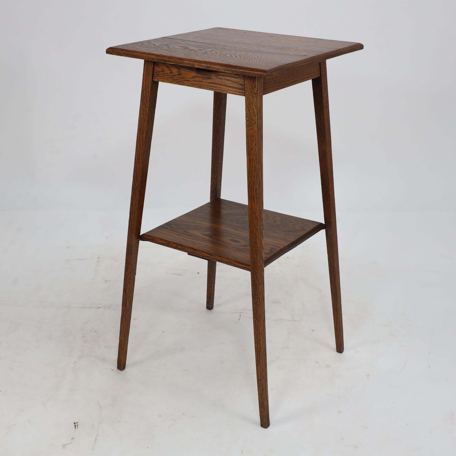 Waring And Gillow. A Good Quality Little Arts And Crafts Oak Sidetable photo Furniture