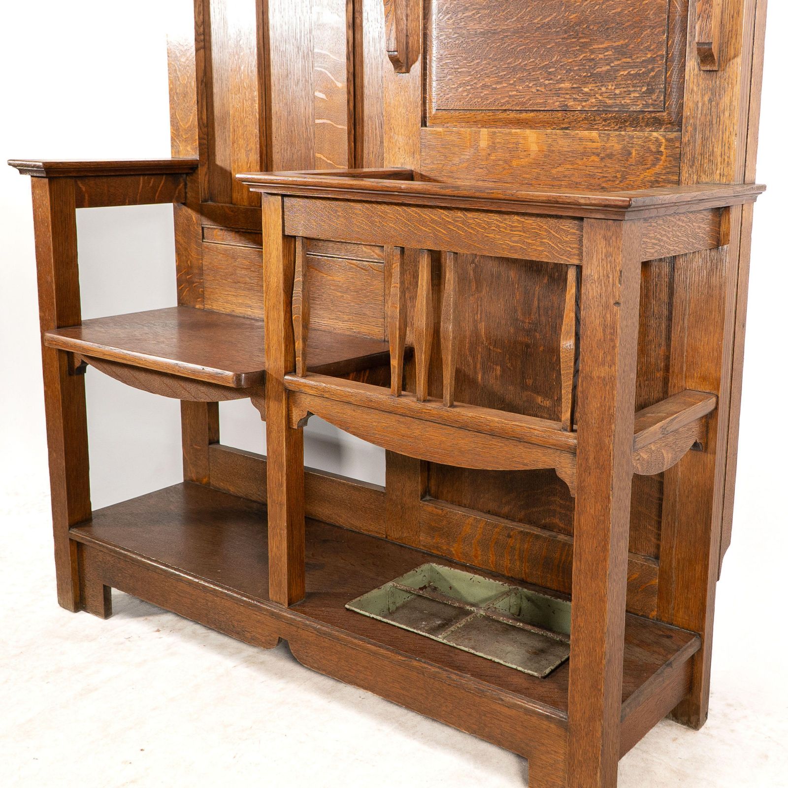 photo furniture Shapland And Petter. A Good Arts And Crafts Oak Hall Stand