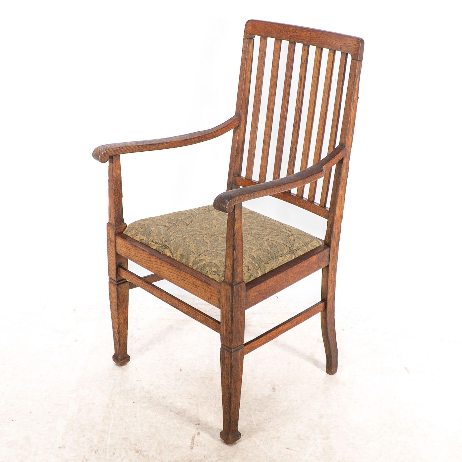 Shapland And Petter. A Pair Of Arts And Crafts Oak Armchair photo 850.0