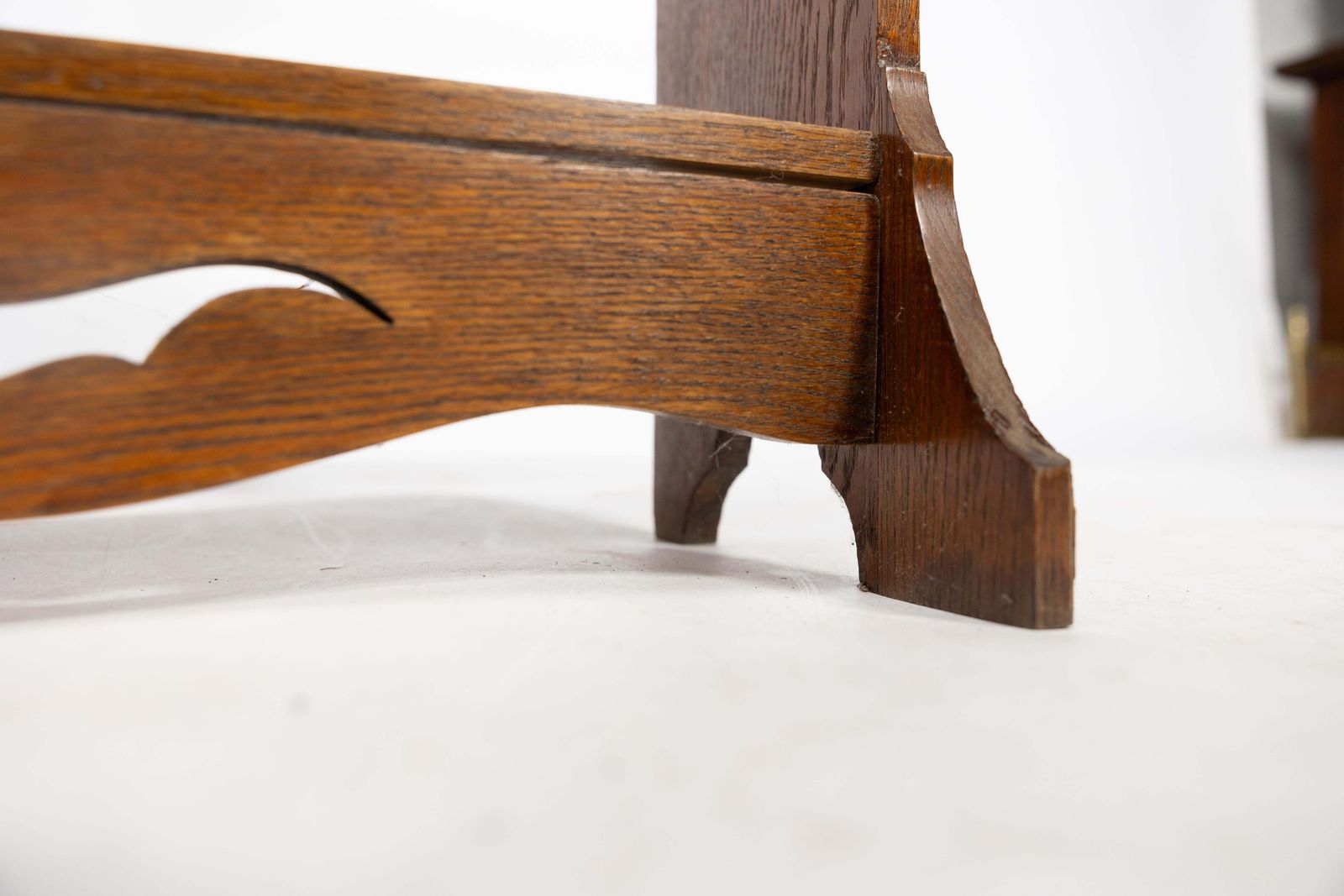 photo vinterior Liberty And Co. An Arts And Crafts Golden Oak Bookcase Flat Packed