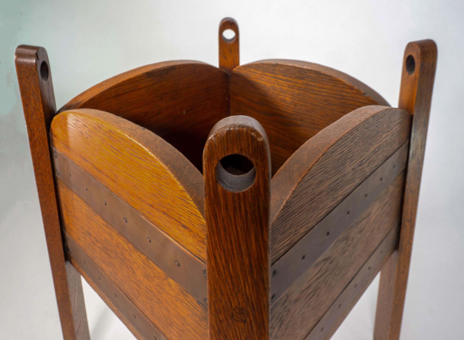 Glasgow Style Oak Arts & Crafts Copper Bound Planter W. Stylized Elongated Tops photo 867.0