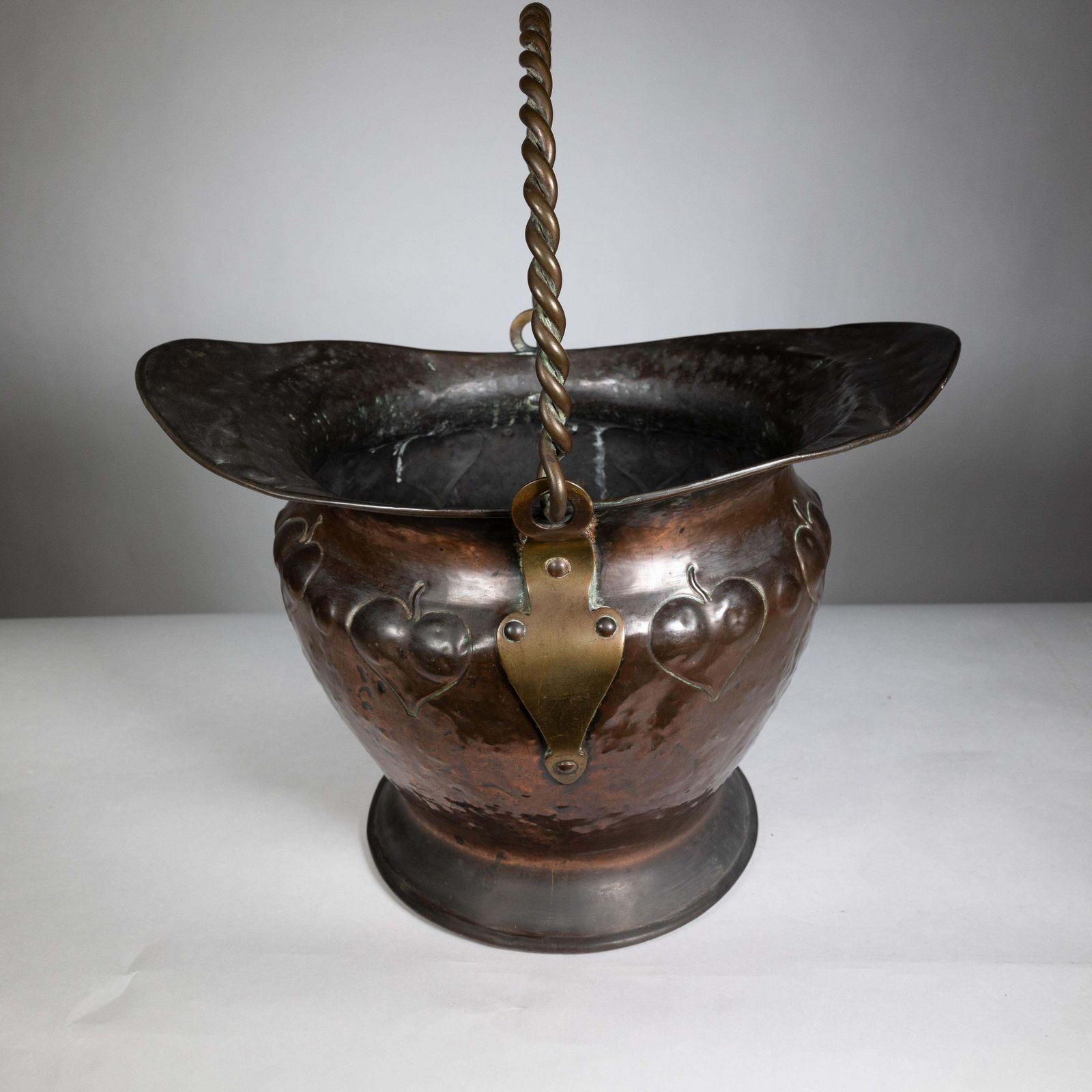 Arts & Crafts Copper Coal Bucket W. Repousse Leaf Decoration & Rope Twist Handle photo buy