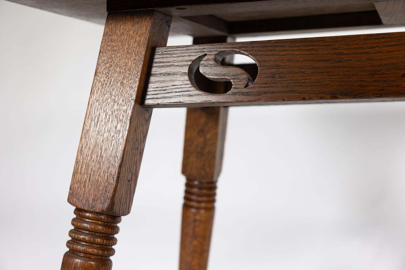 photo vintage William Birch. A Large Arts And Crafts Oak Side Table