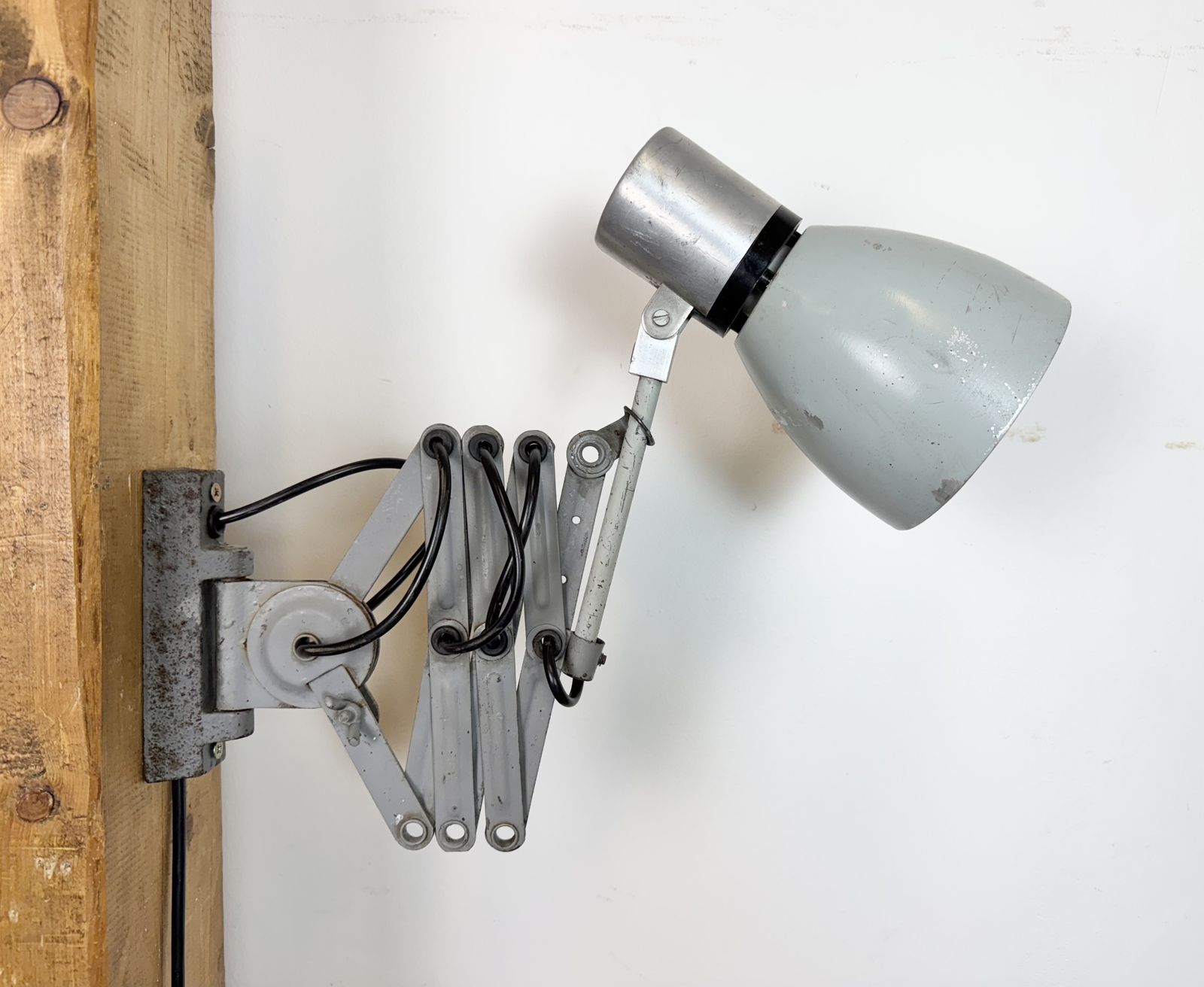Industrial Grey Scissor Wall Lamp, 1960s photo vintage