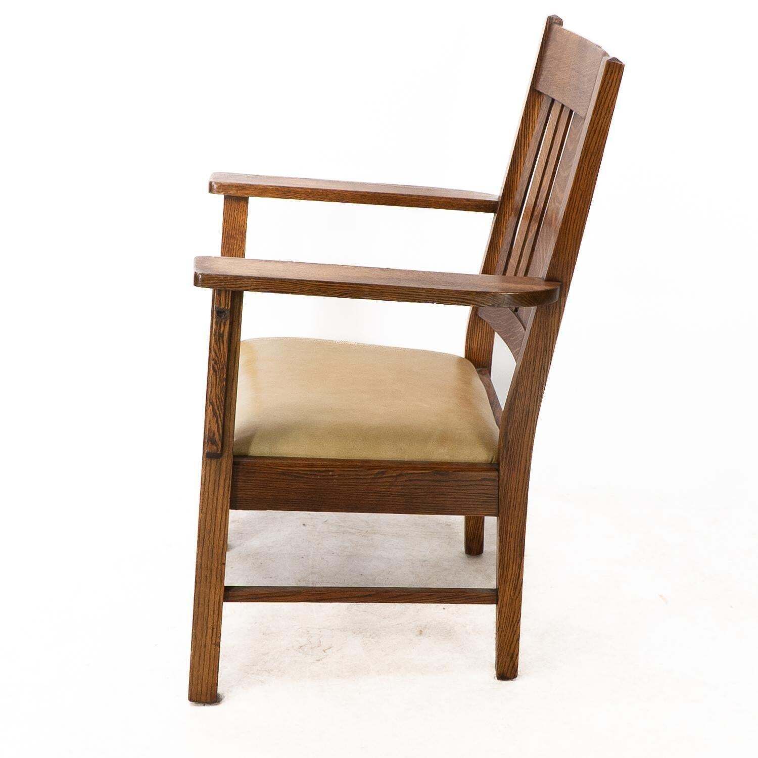 L&Jg Stickley Arts & Crafts Oak Armchair With Curved Back & Shaped Arm Supports photo 1632.0