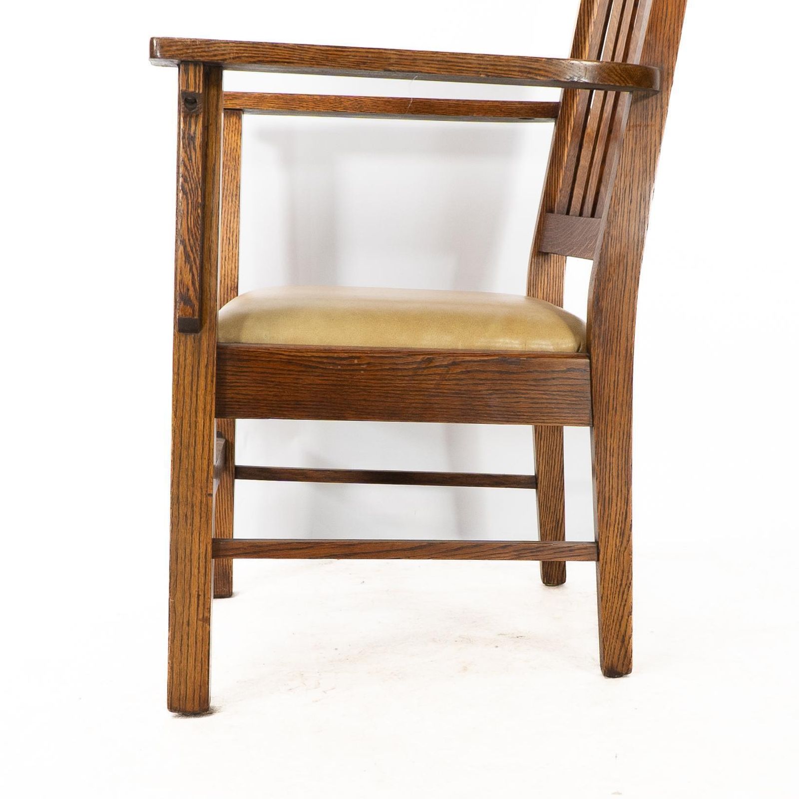1632.0 L&Jg Stickley Arts & Crafts Oak Armchair With Curved Back & Shaped Arm Supports photo