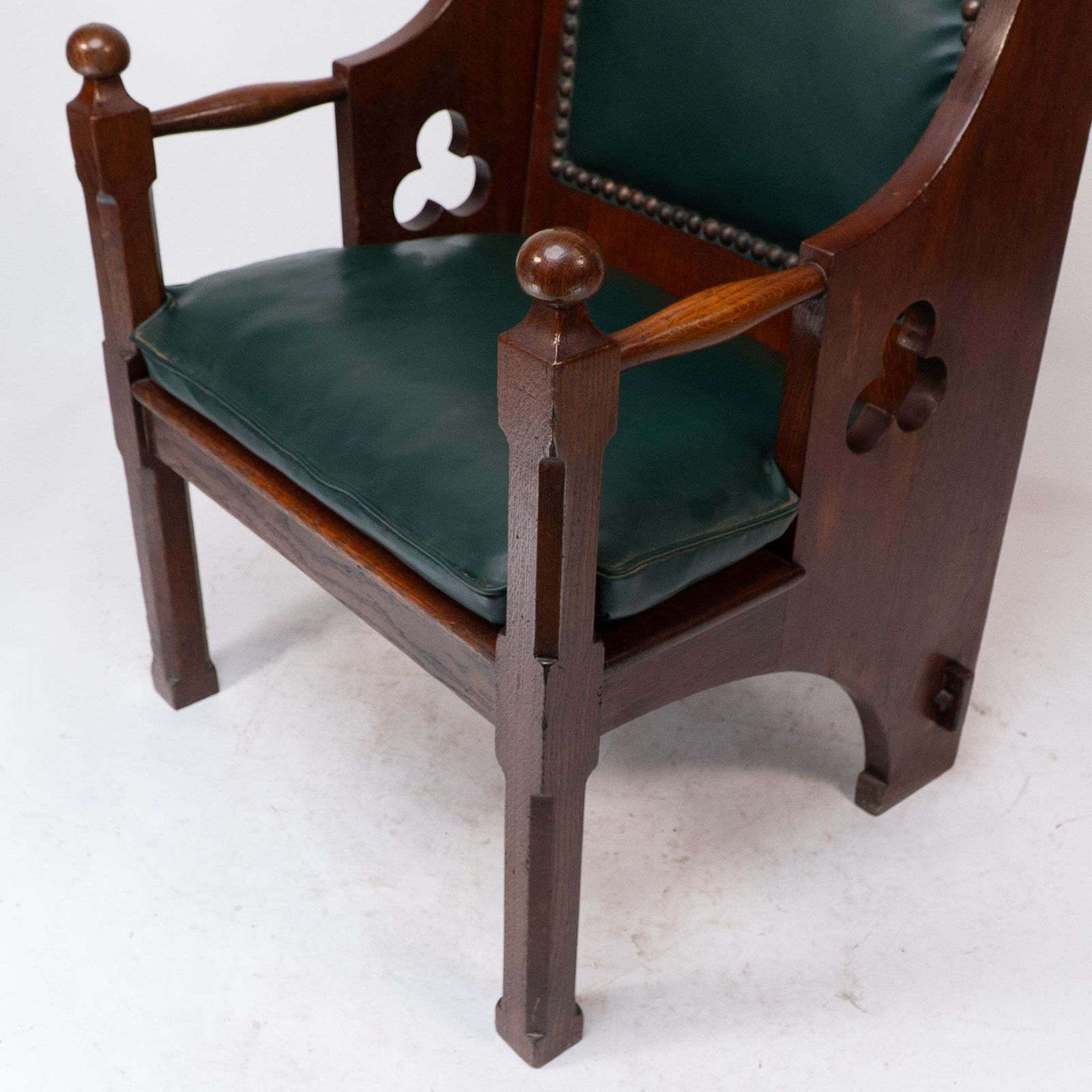 1786.0 Liberty And Co. A Good Quality Arts And Crafts Oak Armchair With Leather Cushion photo