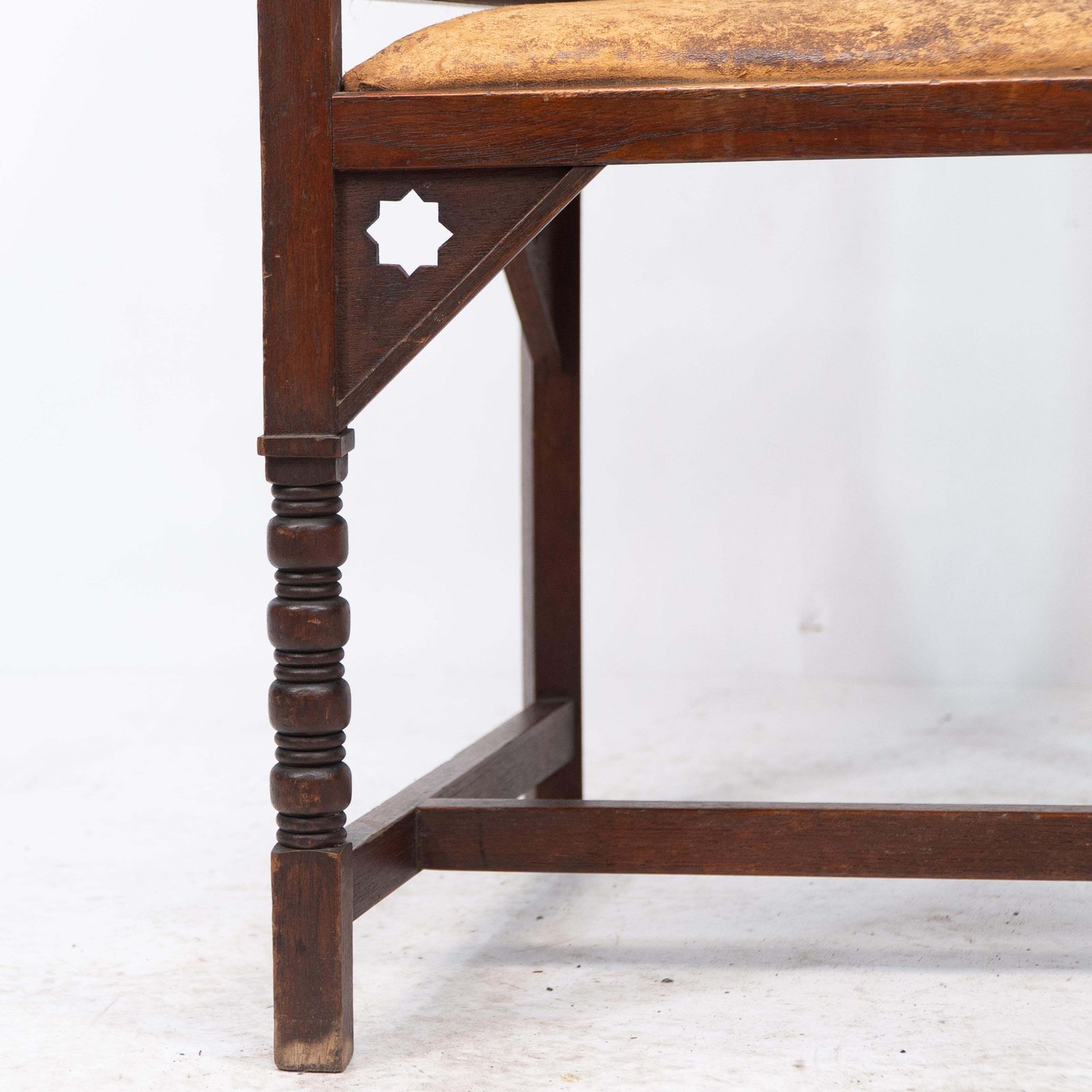 photo vintage Liberty & Co. A Moorish Arts & Crafts Walnut Armchair With Original Leather Seat