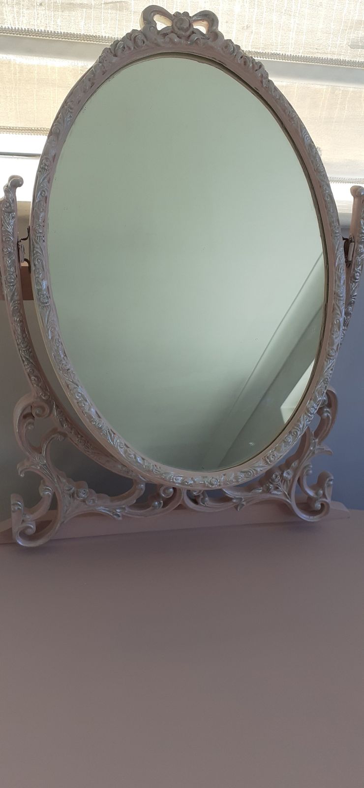 595.0 Beautiful Olympus Bedroom Set. Hand Finished In Rose Water And Silver With Glass Top. photo