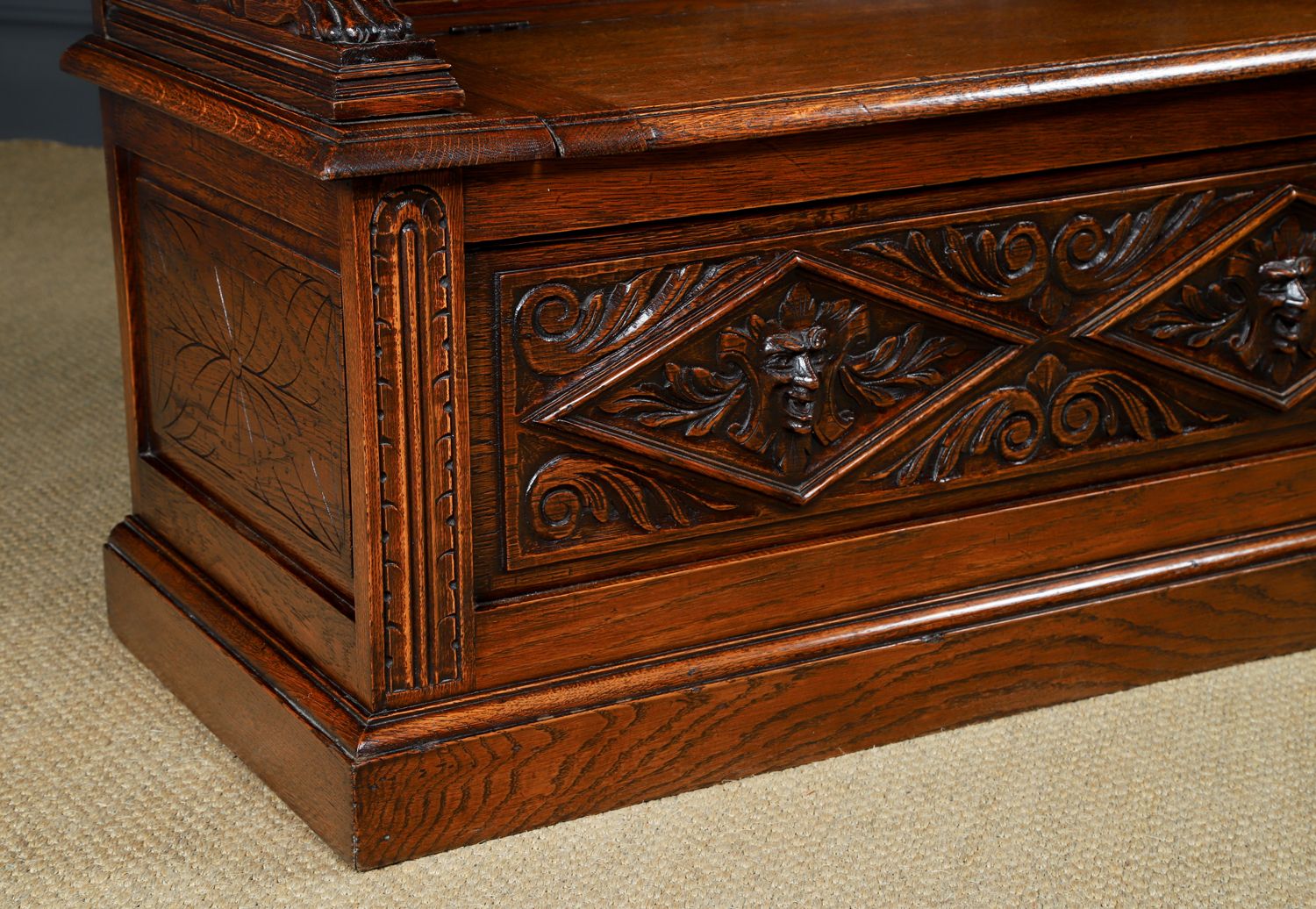 Small English Victorian Carved Oak Bench Monks Kitchen Hall Settle (Circa 1880) photo Furniture