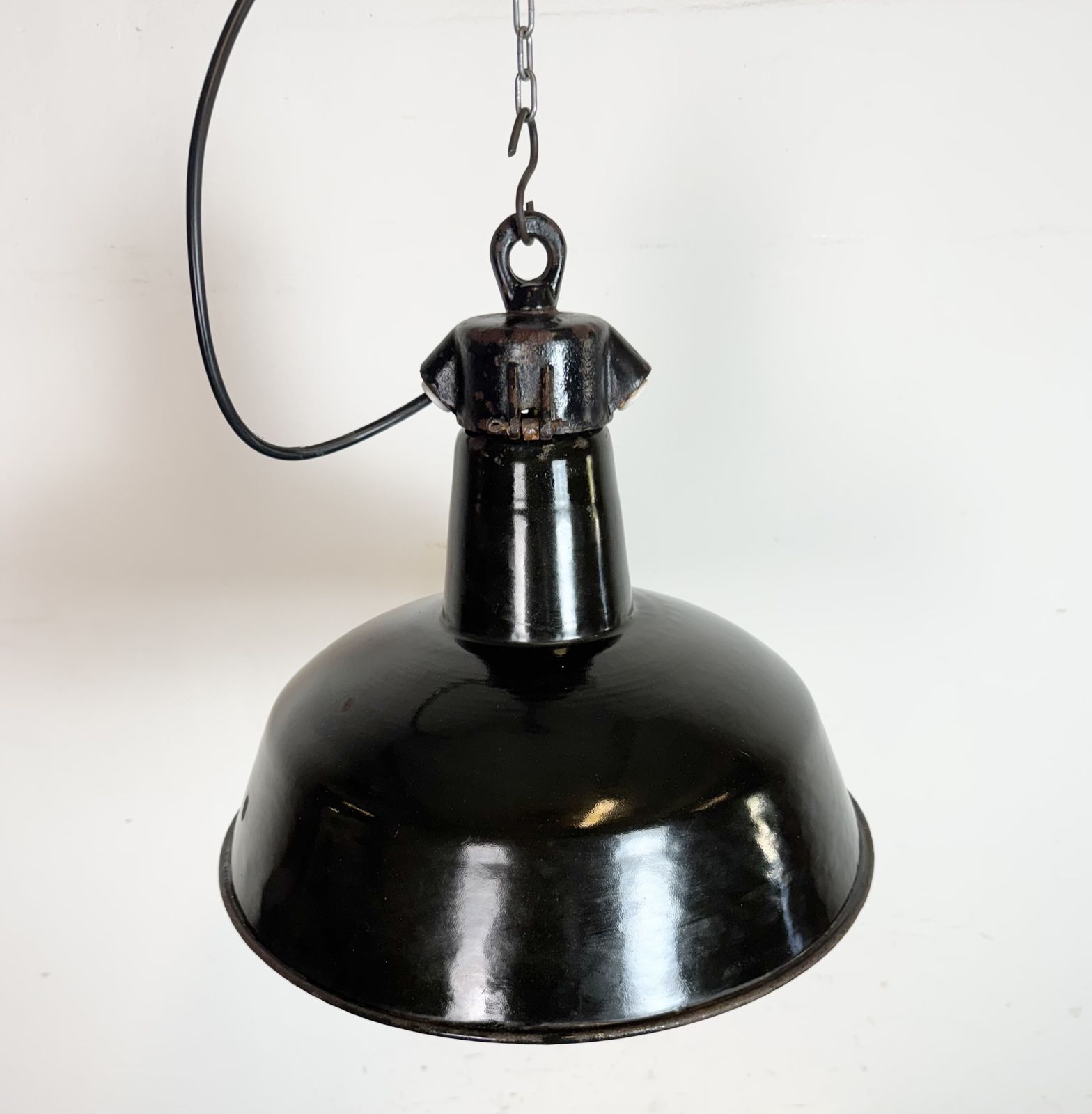 Industrial Black Enamel Factory Lamp With Cast Iron Top, 1950s photo buy