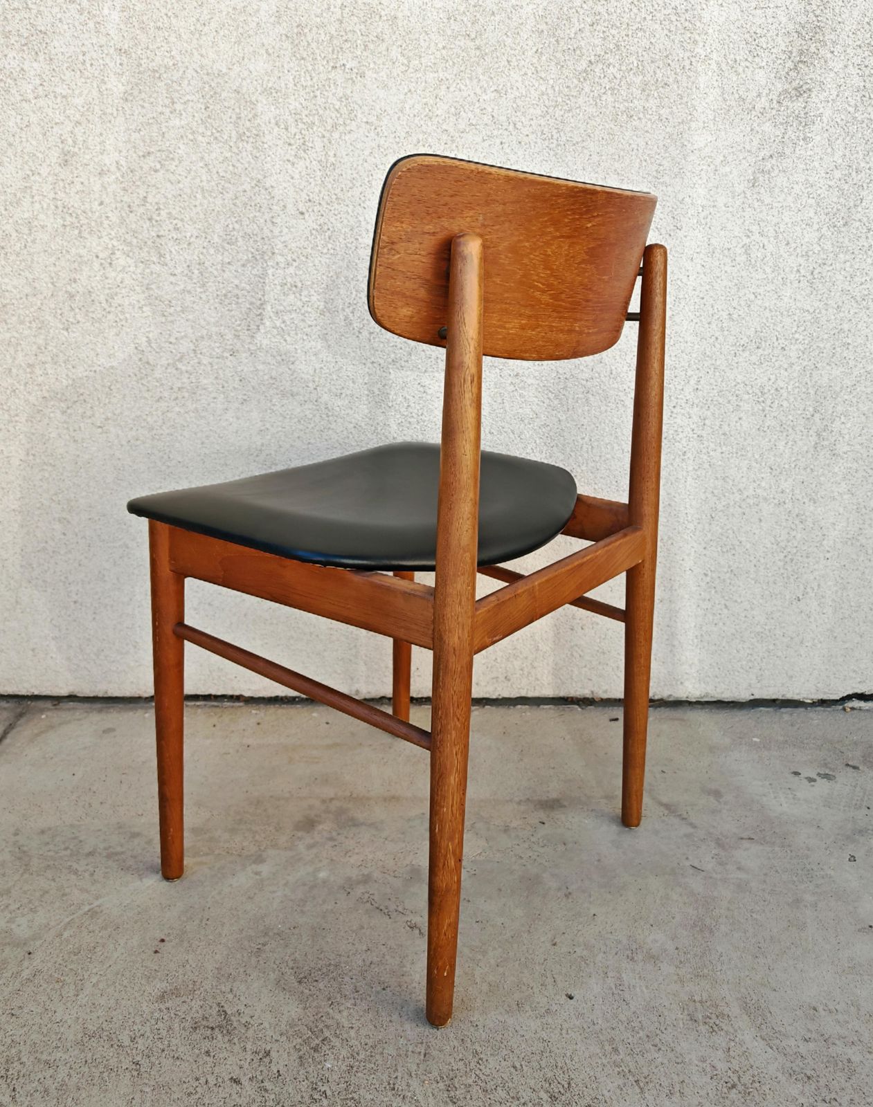 photo furniture Pair Of Mid Century Dining Chairs In Teak And Vinyl, Designed By Sven Chrobat