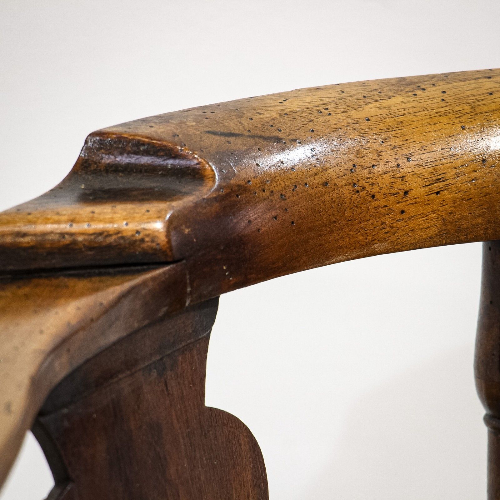 George II Walnut Corner Chair With Burr Elm Seat photo for sale