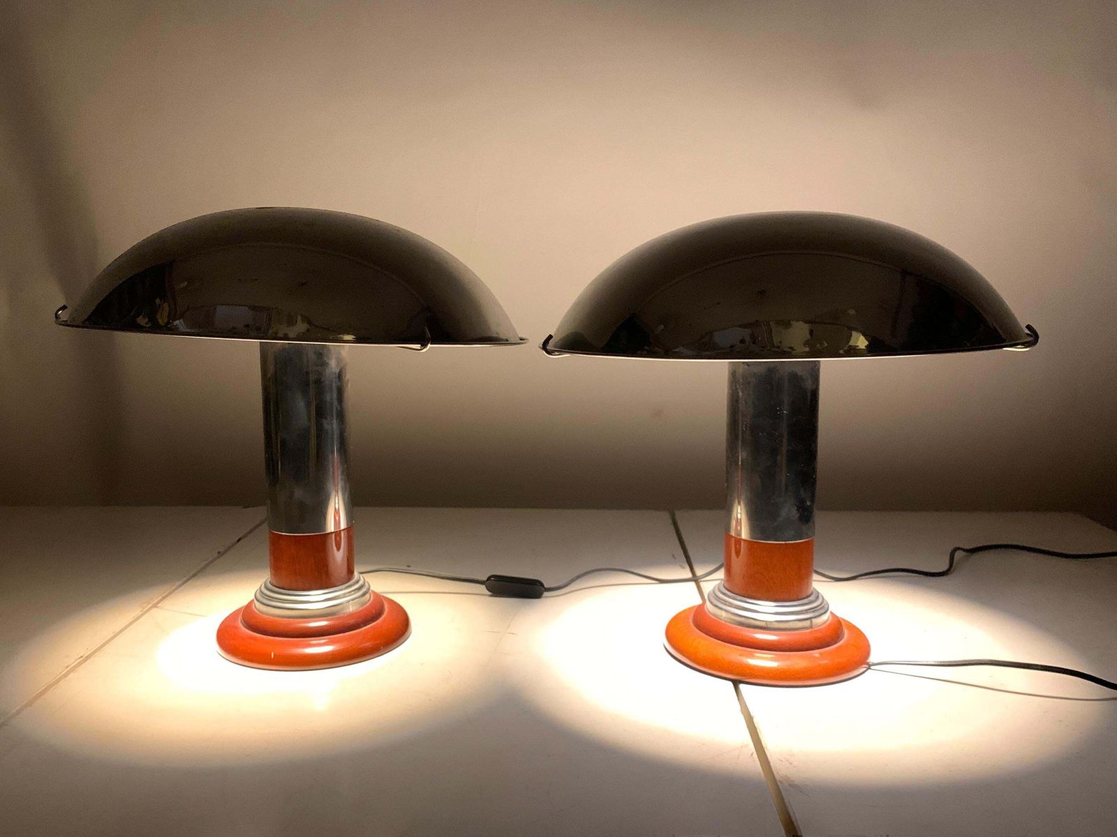 photo vinterior Pair Of Vintage Chrome "Mushroom" Table Lamps, 1980s